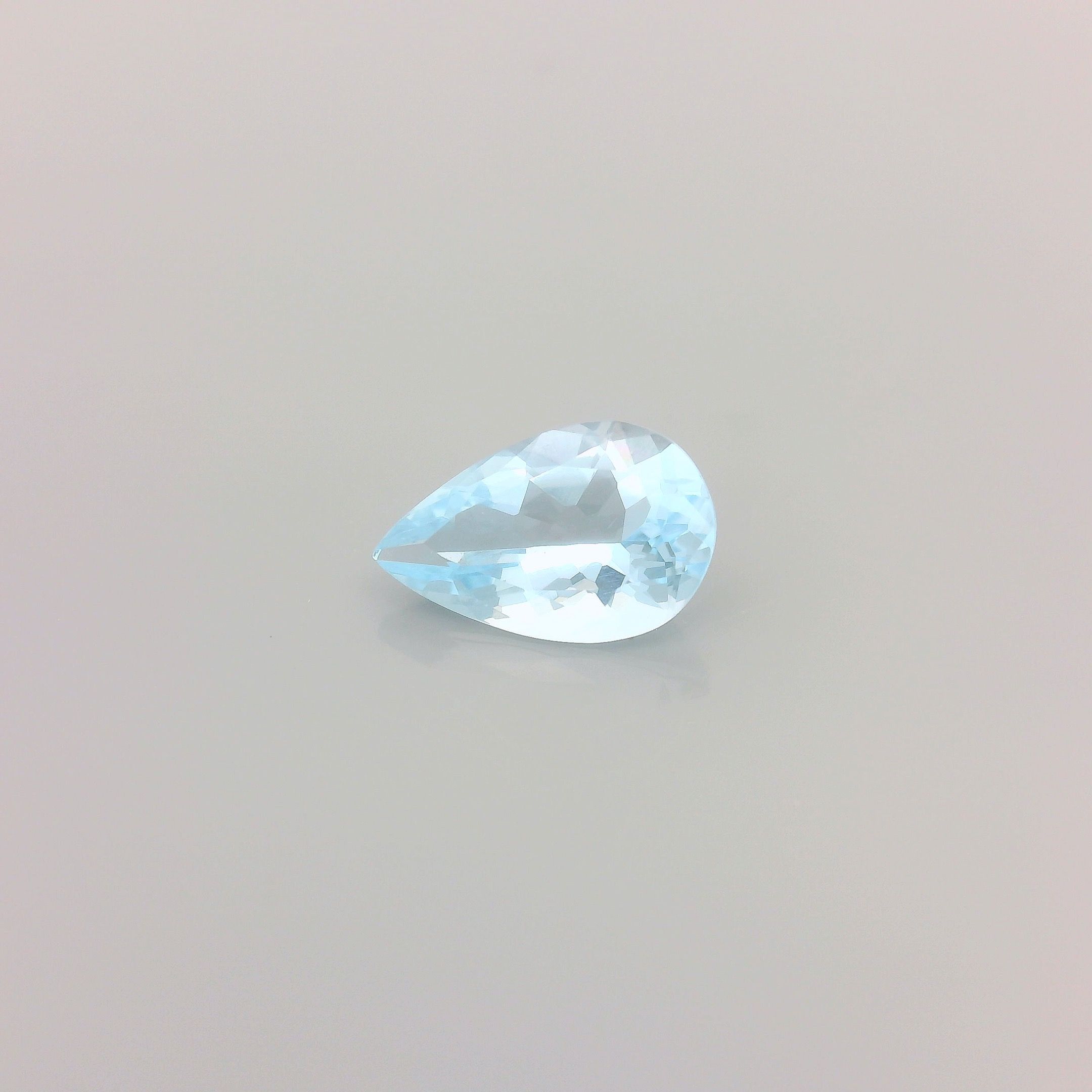 0.66 ct Pear Blue Natural Aquamarine