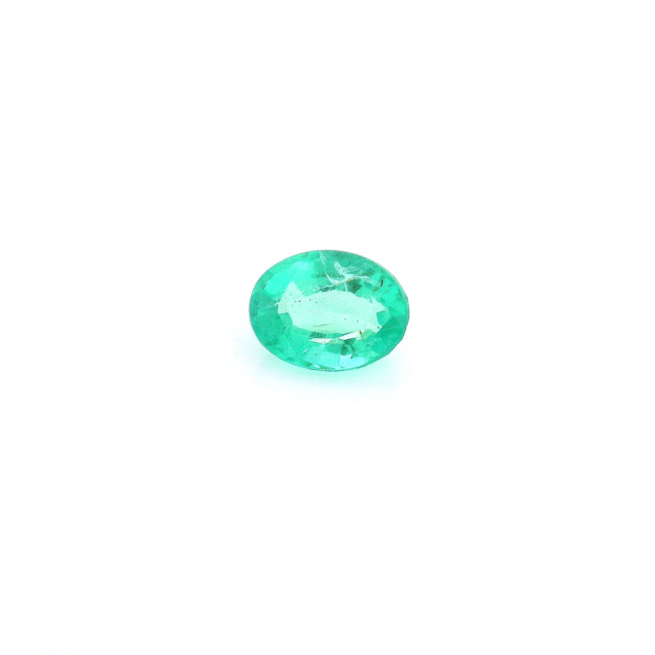 0.57 ct Oval Green Natural Emerald