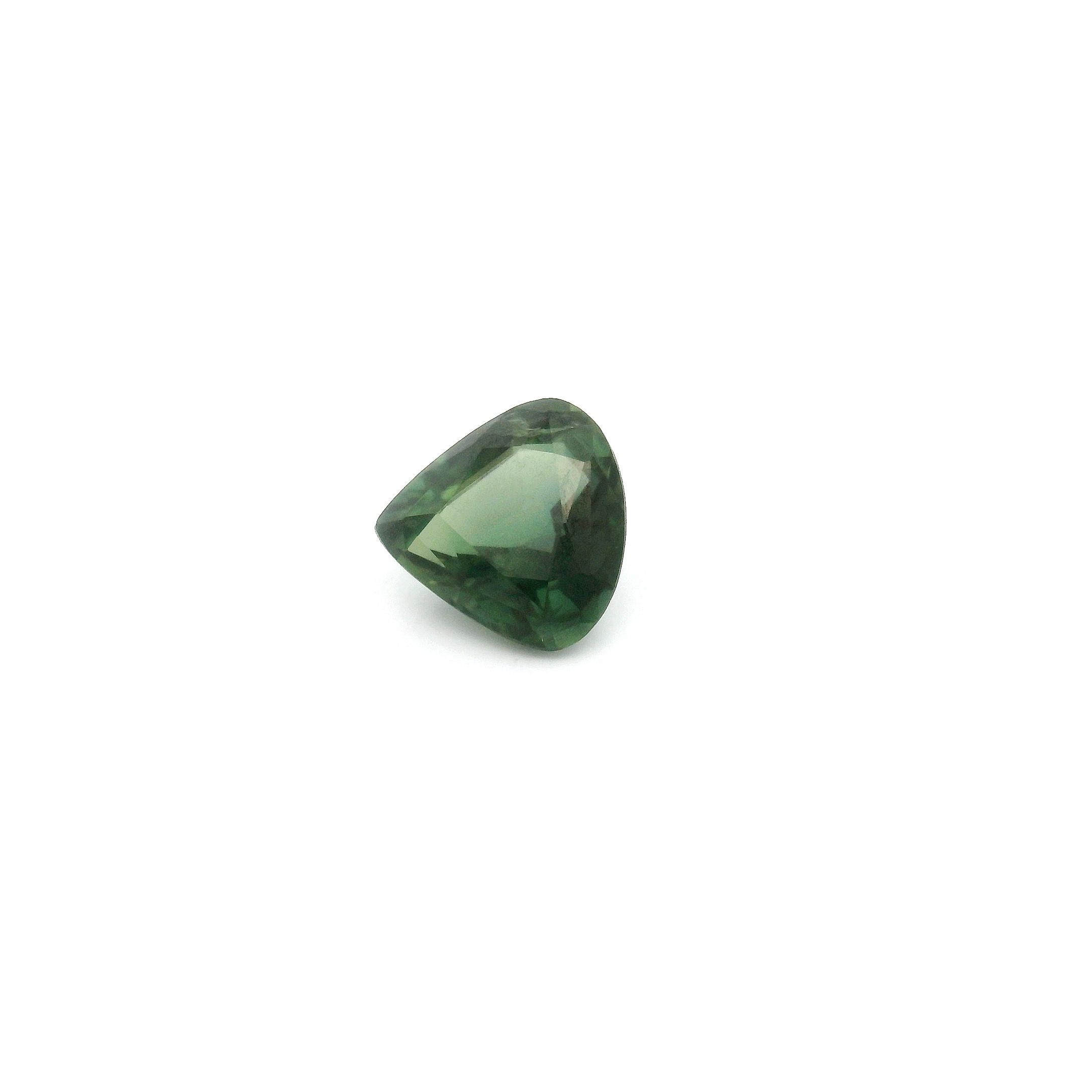 0.76 ct Pear Green Natural Sapphire