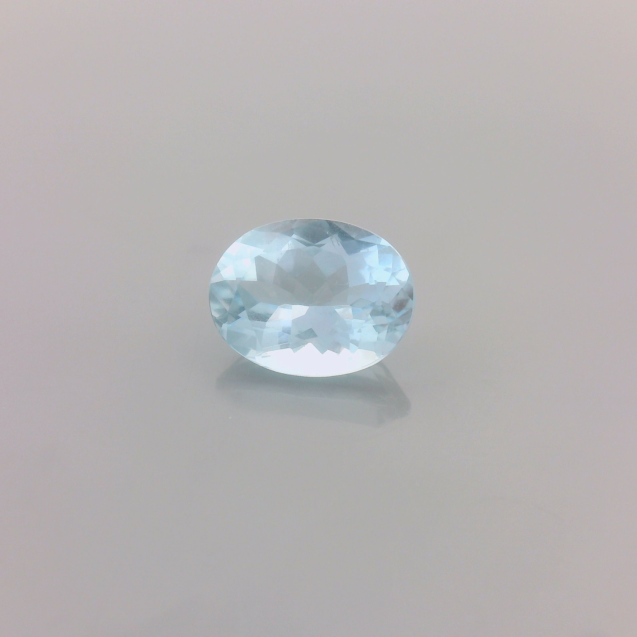 1.21 ct Oval Blue Natural Aquamarine