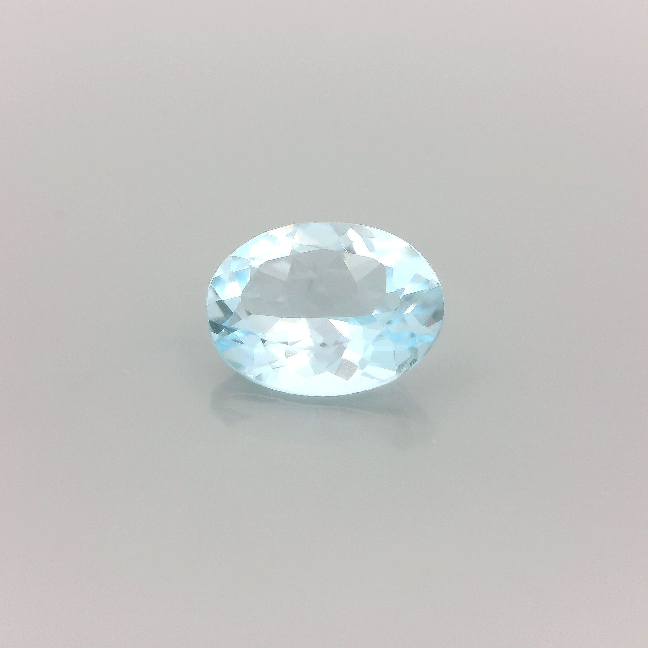 1.09 ct Oval Blue Natural Aquamarine