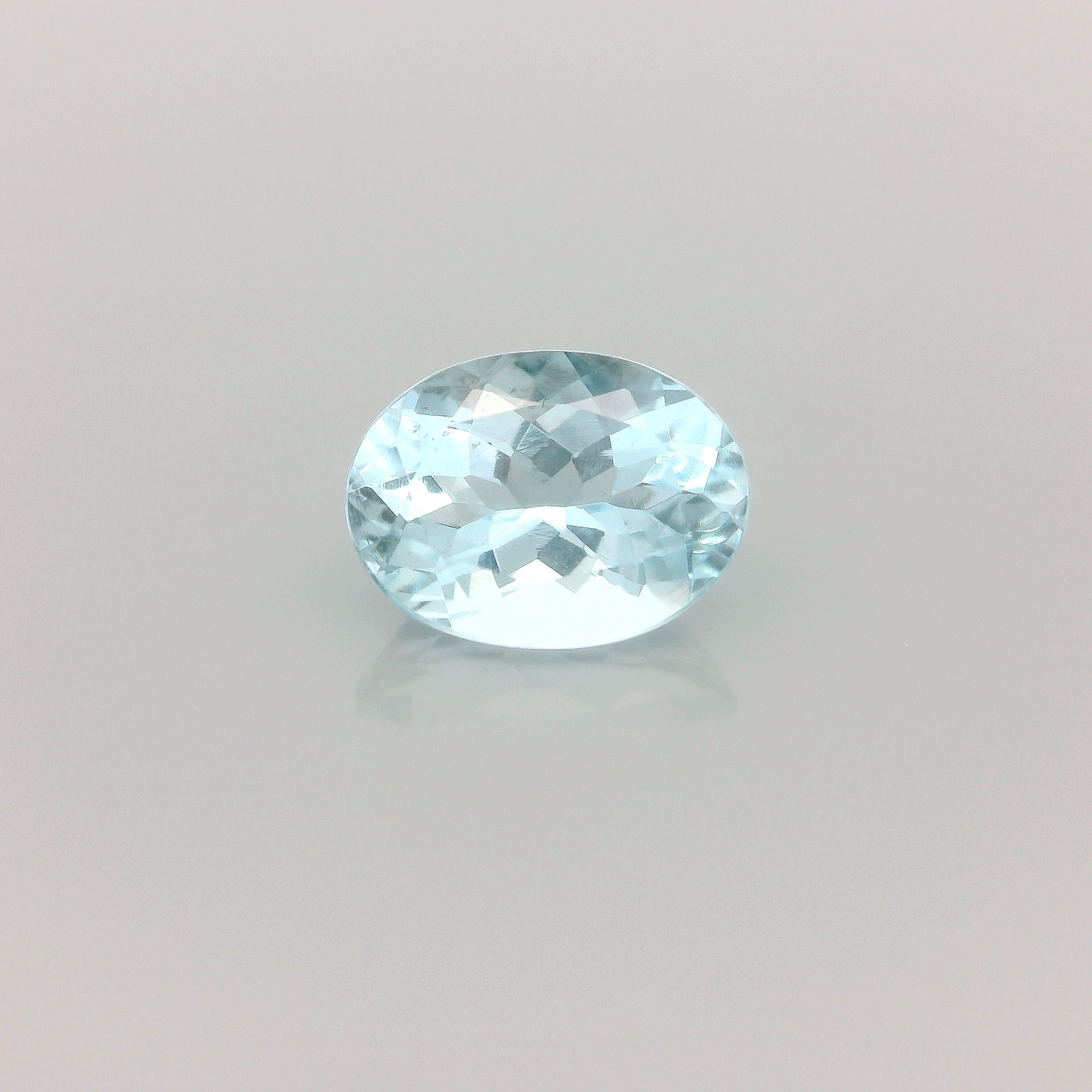 1.13 ct Oval Blue Natural Aquamarine
