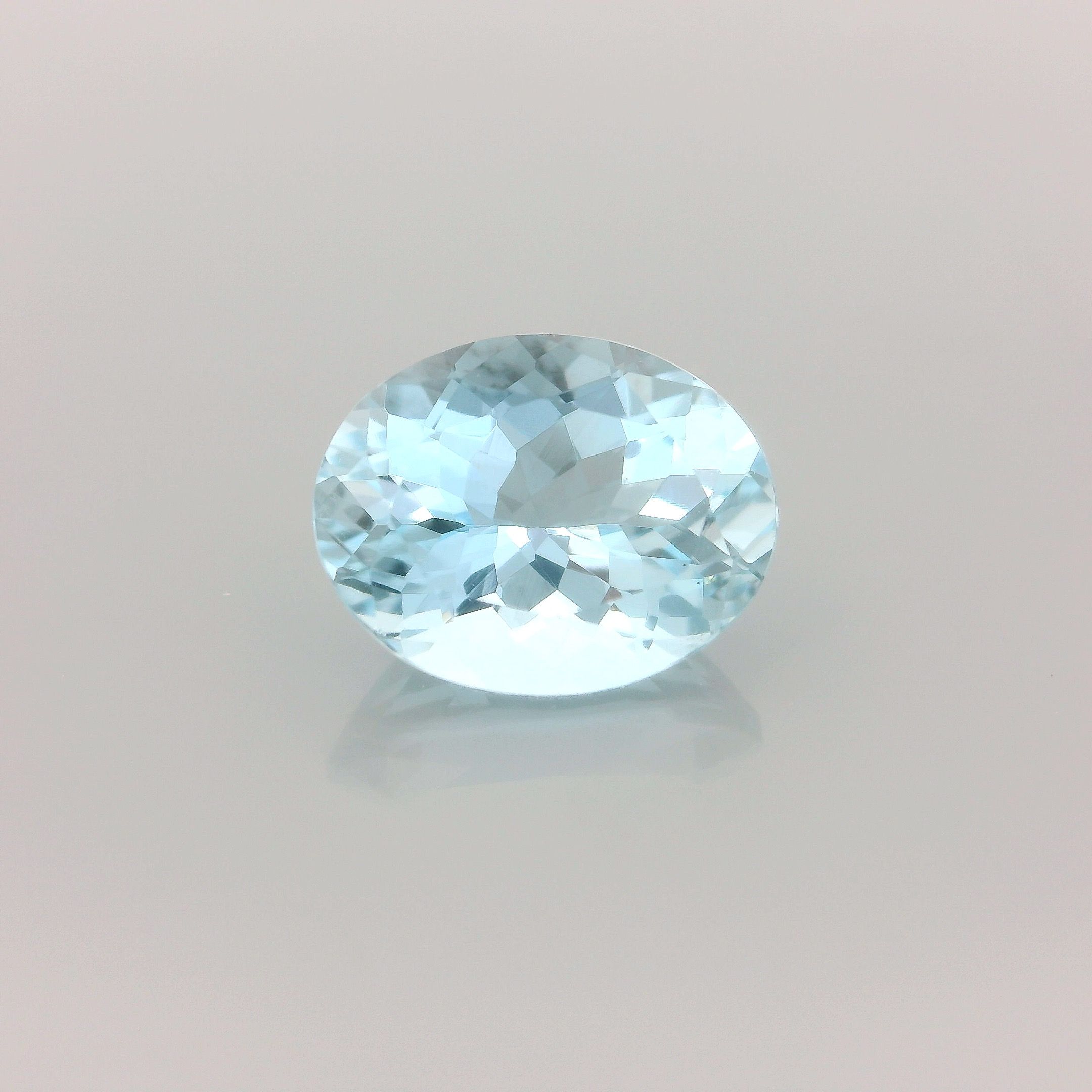 1.70 ct Oval Blue Natural Aquamarine