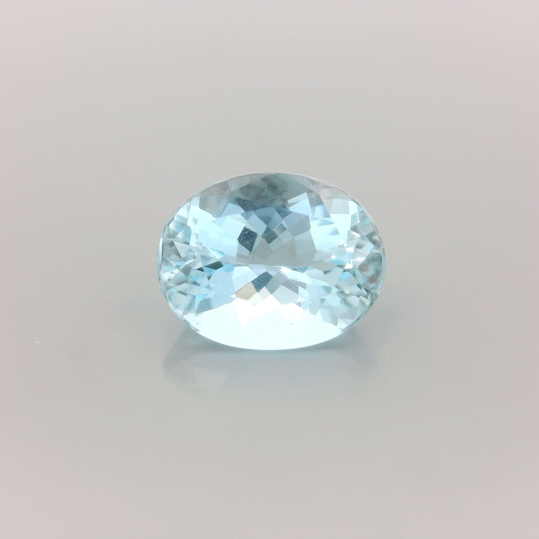 1.78 ct Oval Blue Natural Aquamarine