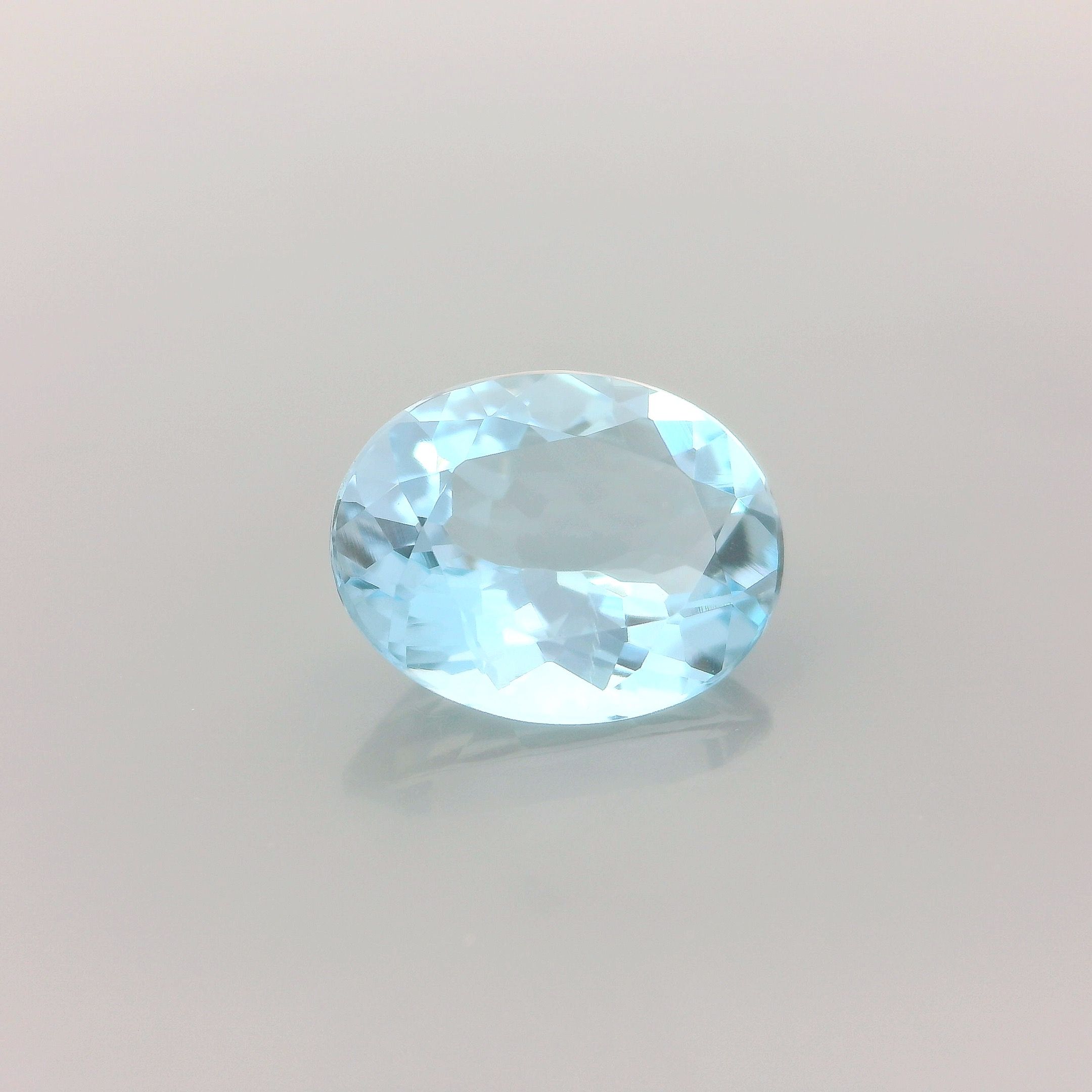 1.59 ct Oval Blue Natural Aquamarine