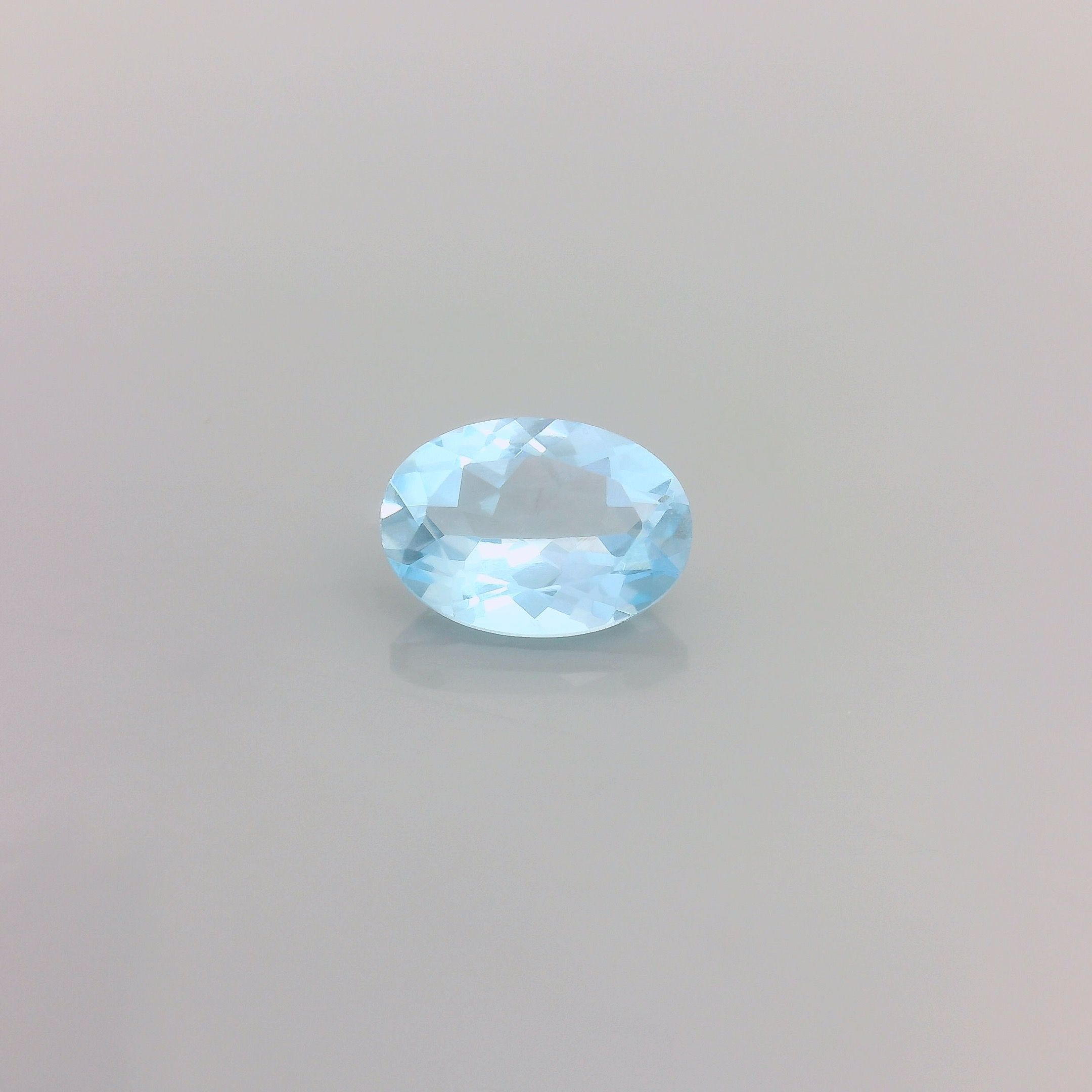 0.71 ct Oval Blue Natural Aquamarine