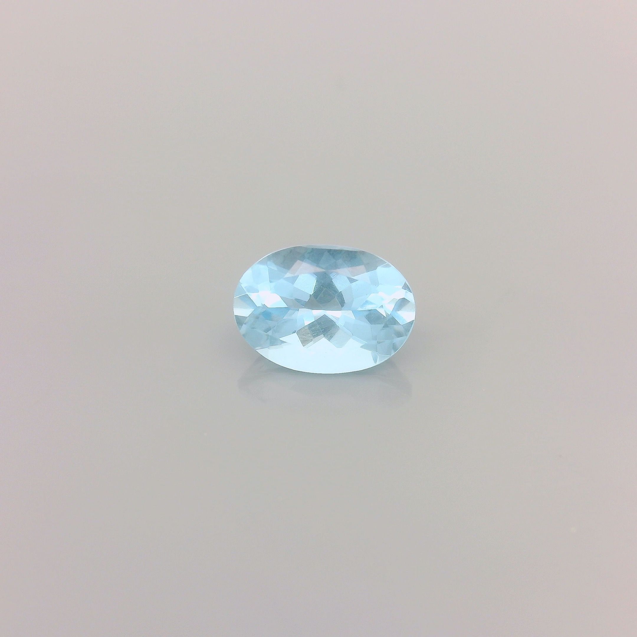0.74 ct Oval Blue Natural Aquamarine