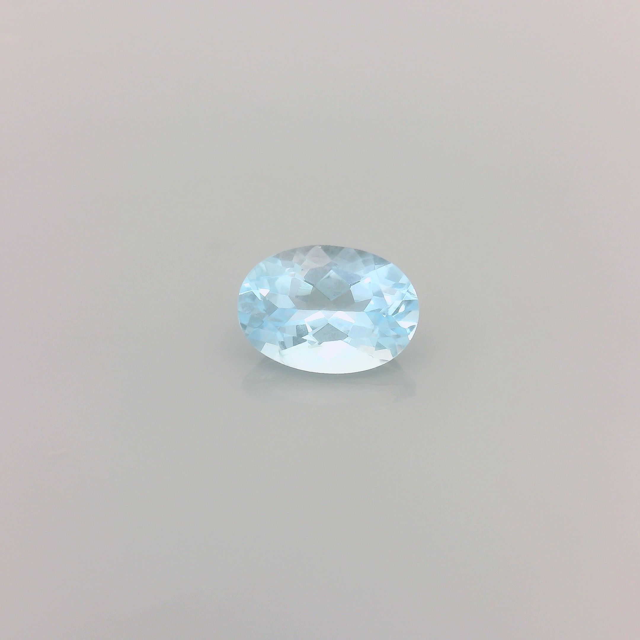 0.72 ct Oval Blue Natural Aquamarine