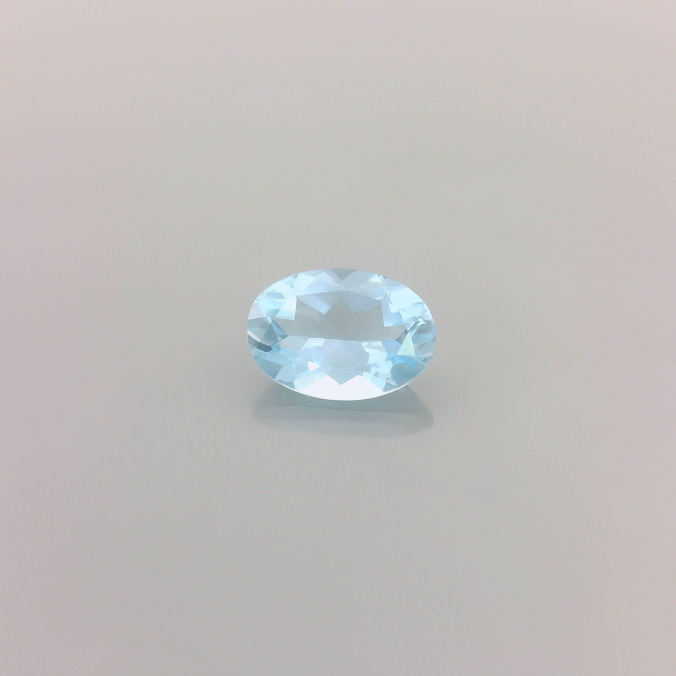 0.63 ct Oval Blue Natural Aquamarine