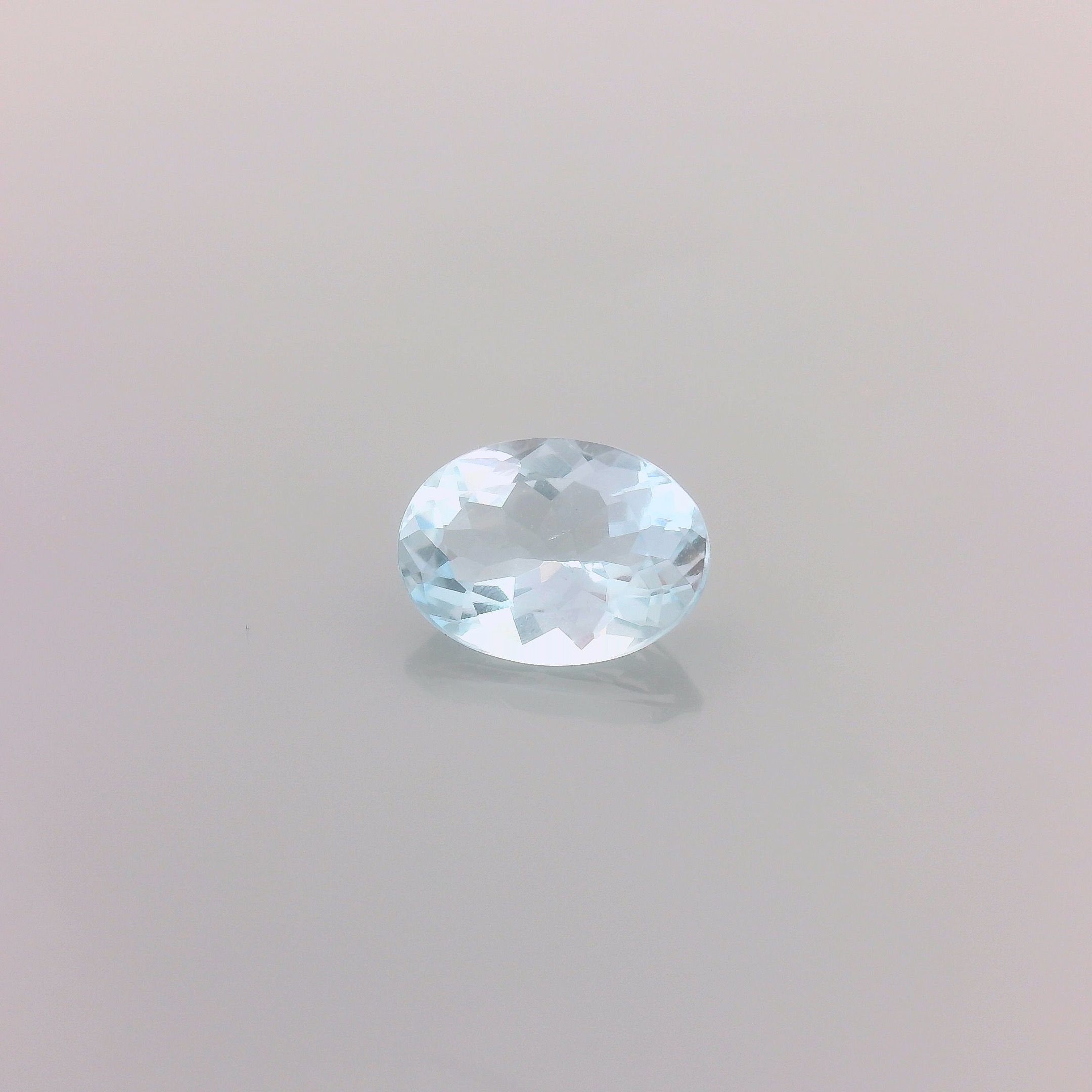 0.66 ct Oval Blue Natural Aquamarine