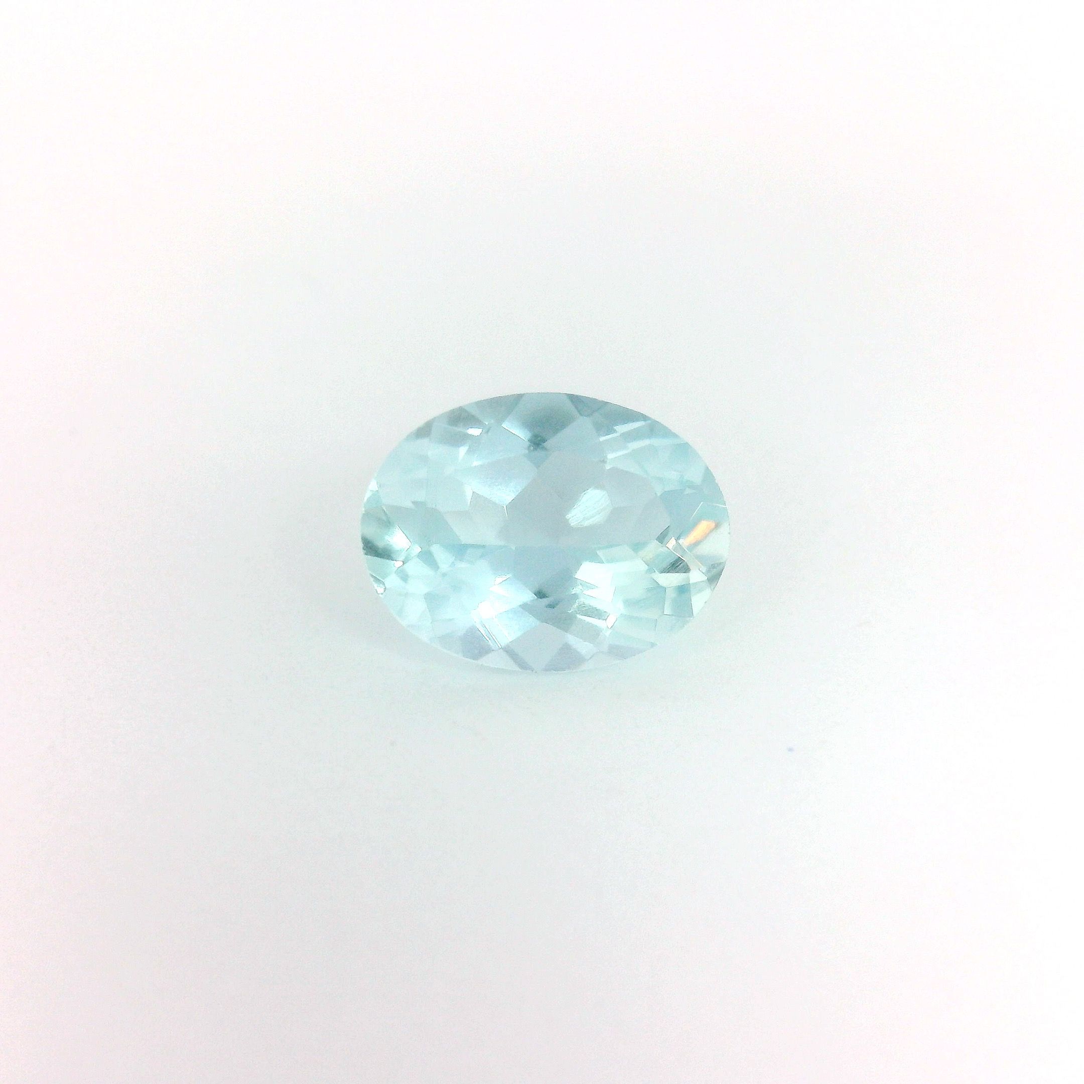 1.35 ct Oval Blue Natural Aquamarine