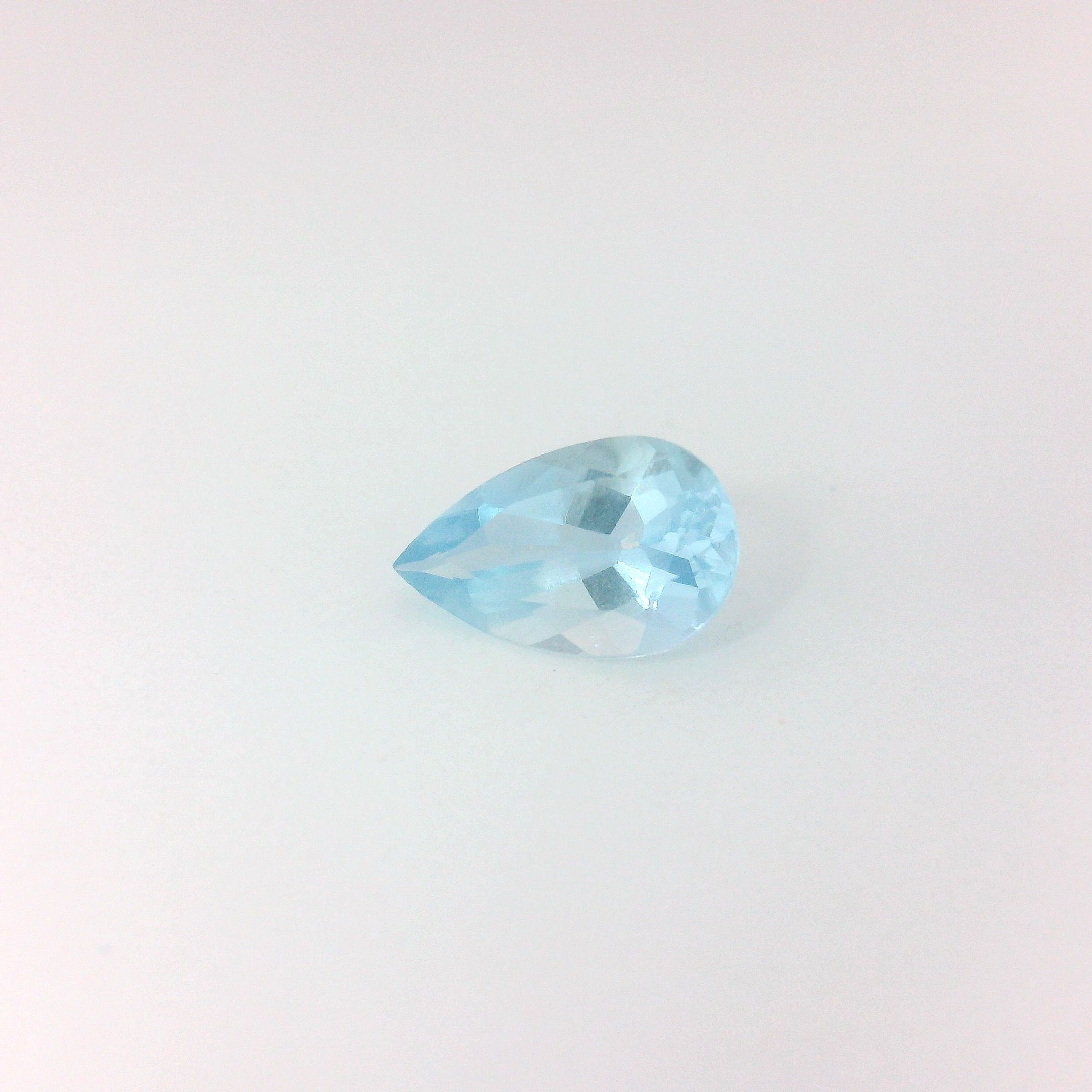 0.67 ct Pear Blue Natural Aquamarine