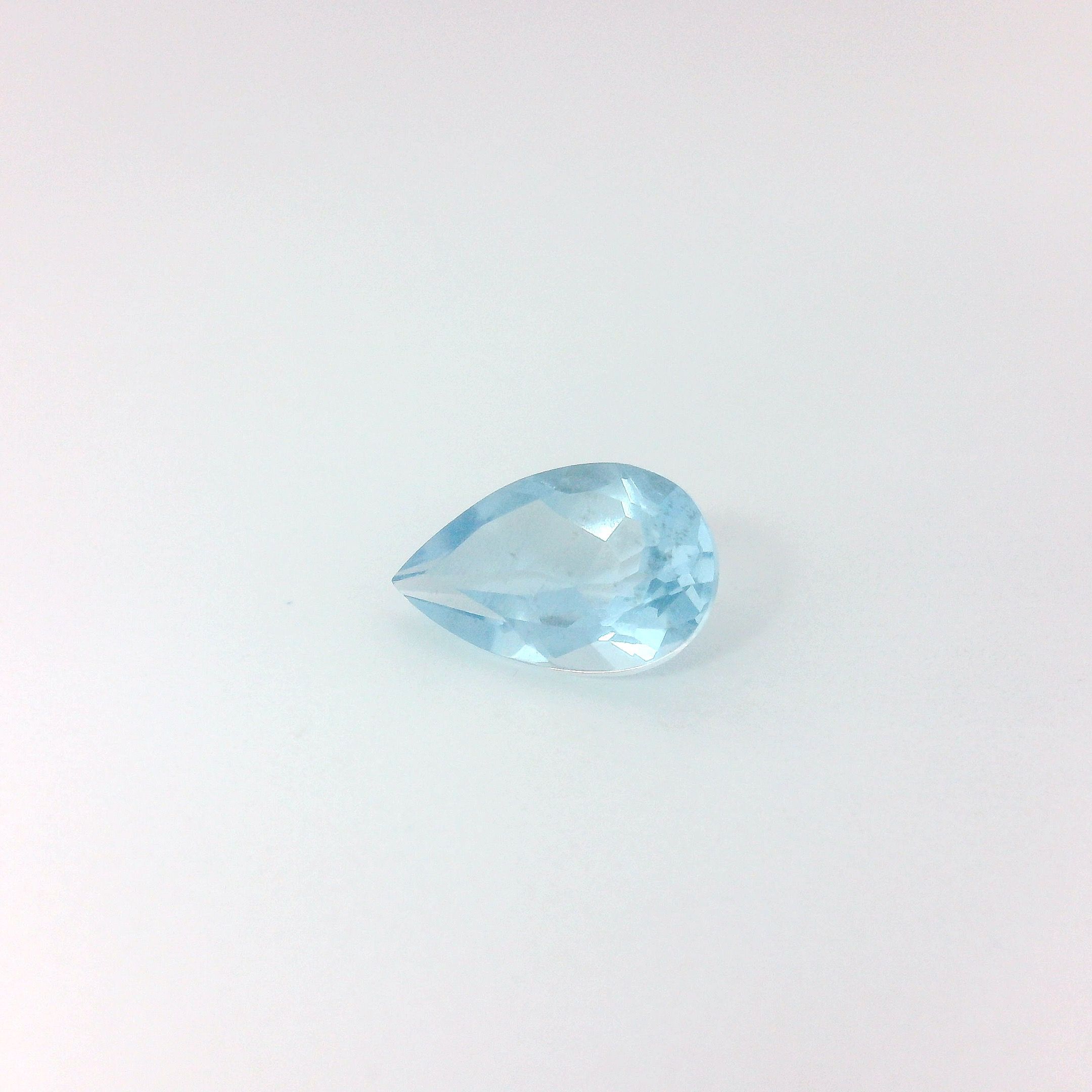 0.75 ct Pear Blue Natural Aquamarine