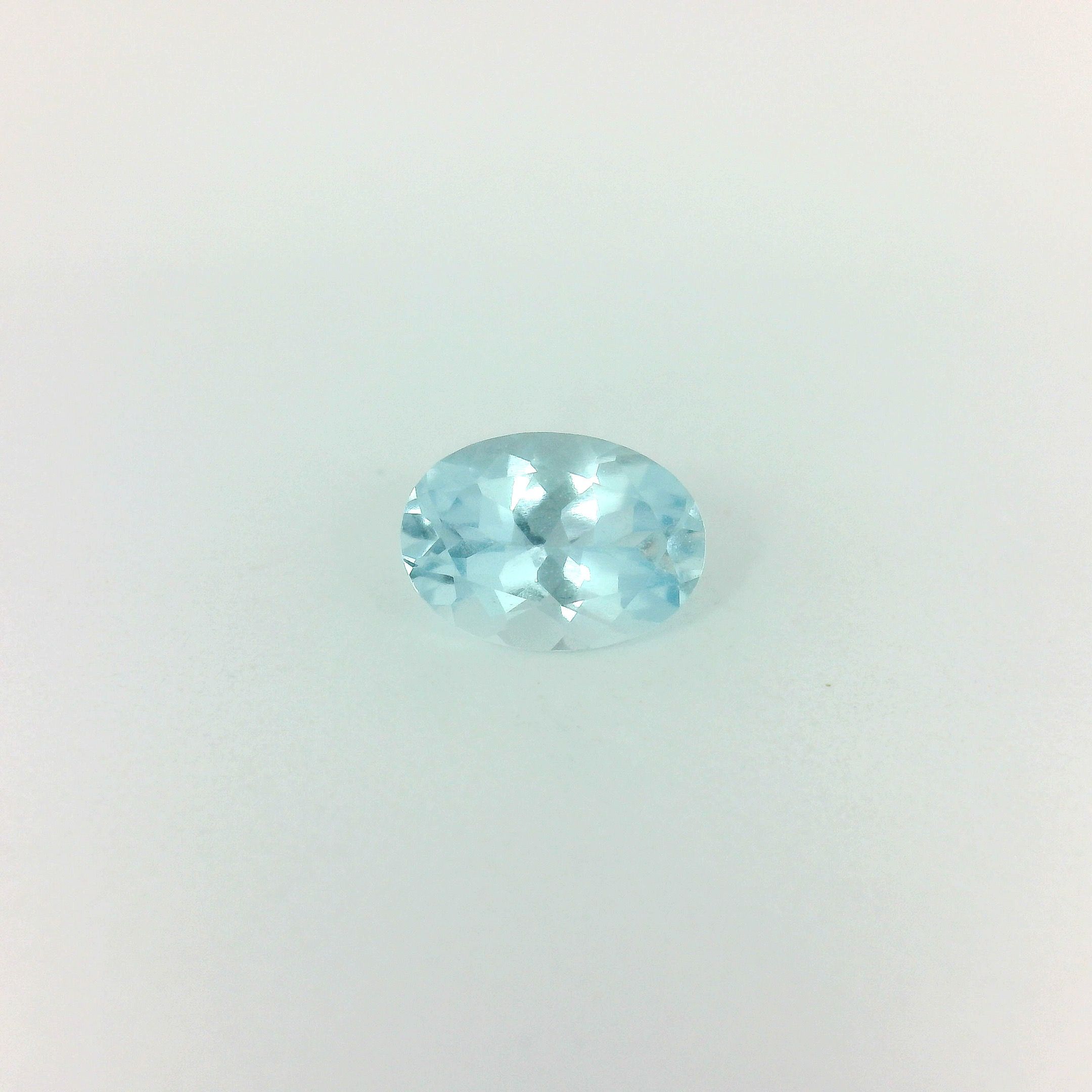 0.68 ct Oval Blue Natural Aquamarine