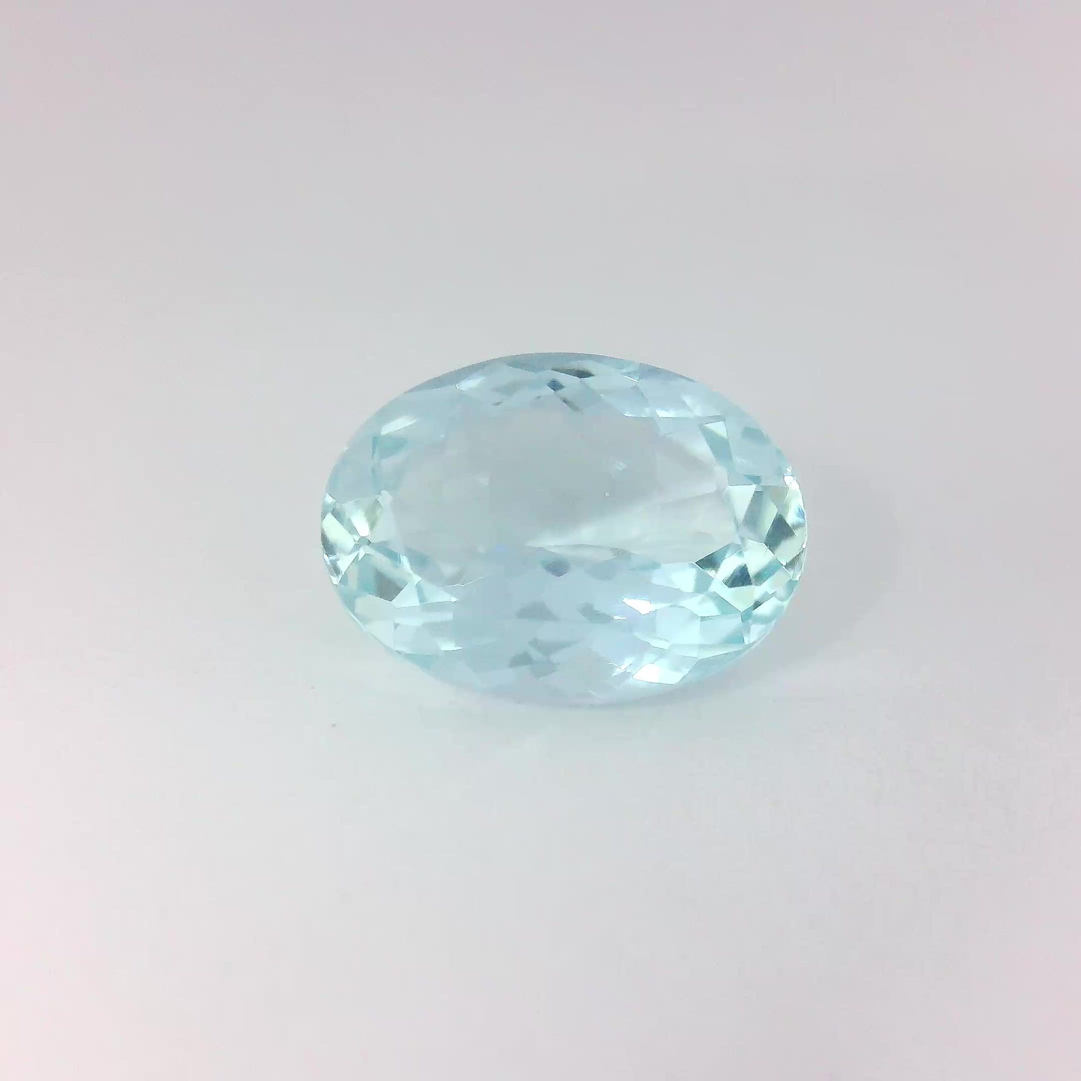 2.81 ct Oval Blue Natural Aquamarine