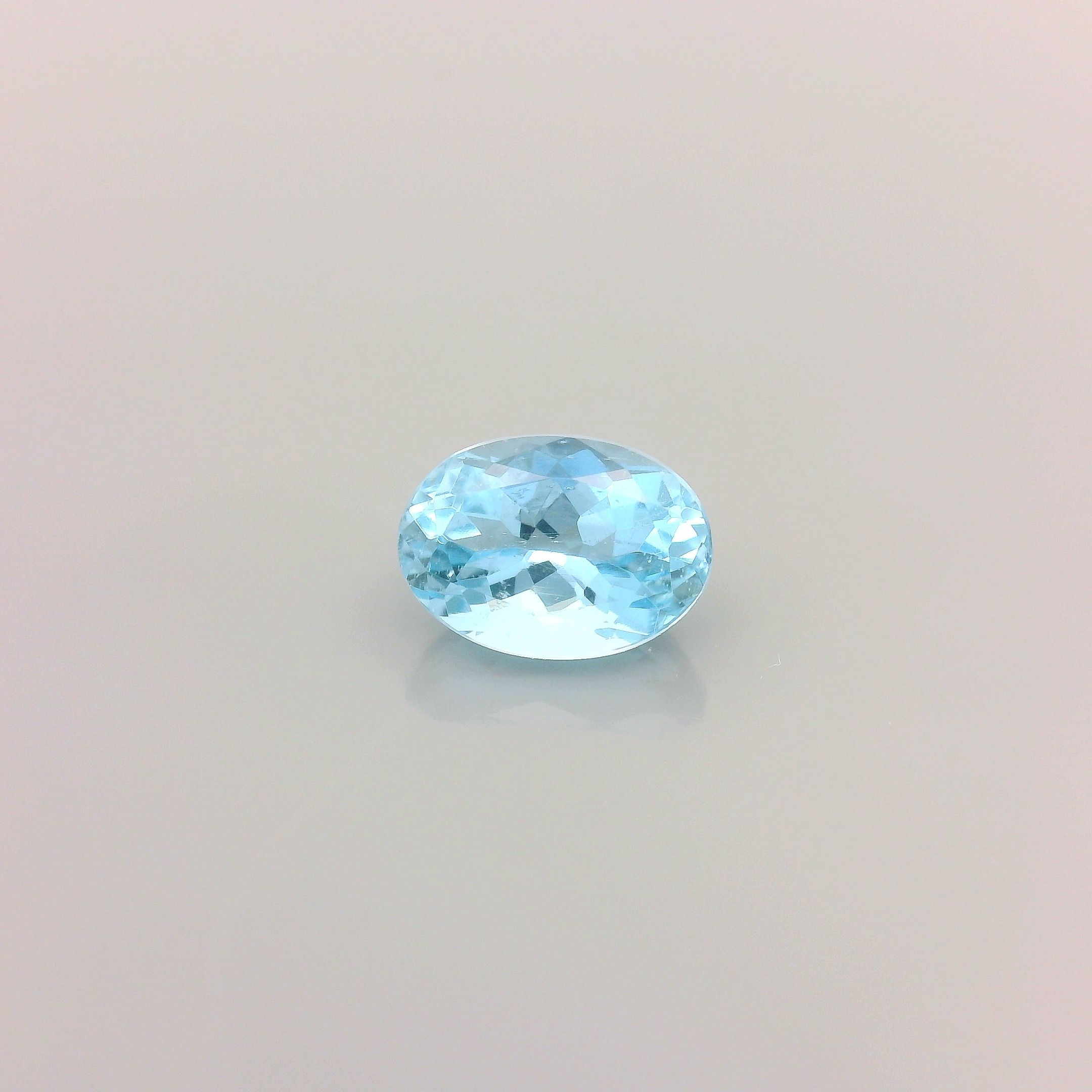 0.84 ct Oval Blue Natural Aquamarine