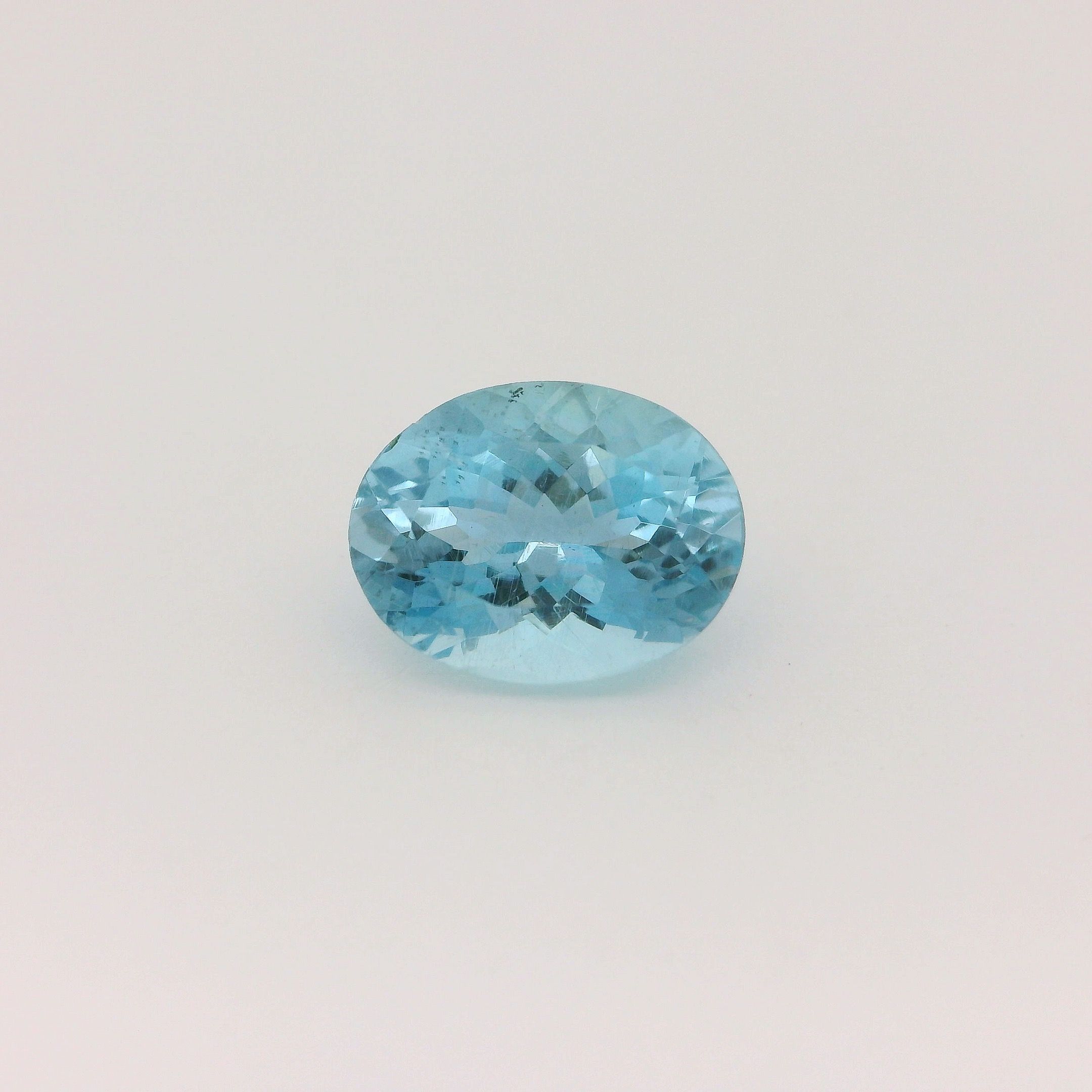 1.90 ct Oval Blue Natural Aquamarine