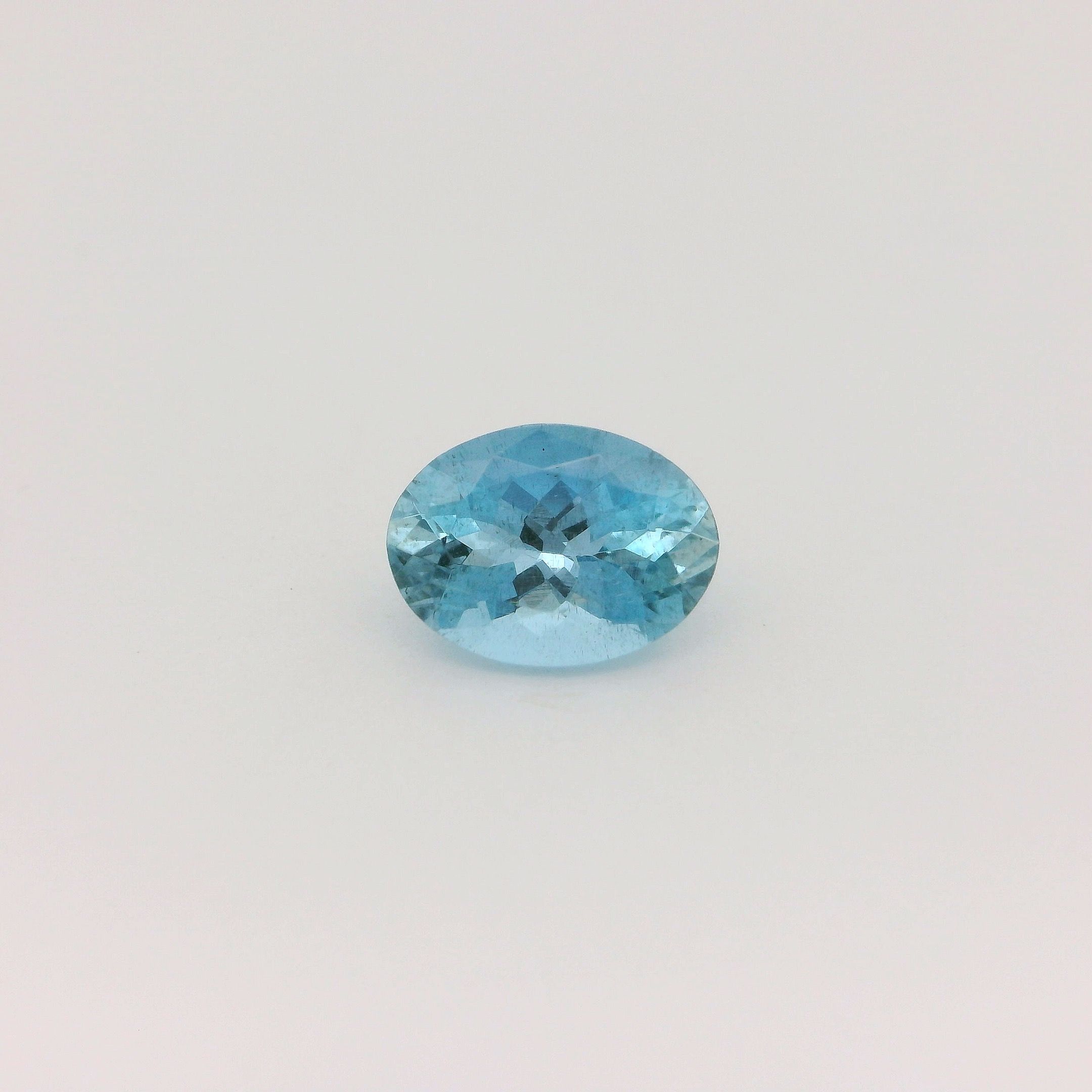 0.96 ct Oval Blue Natural Aquamarine