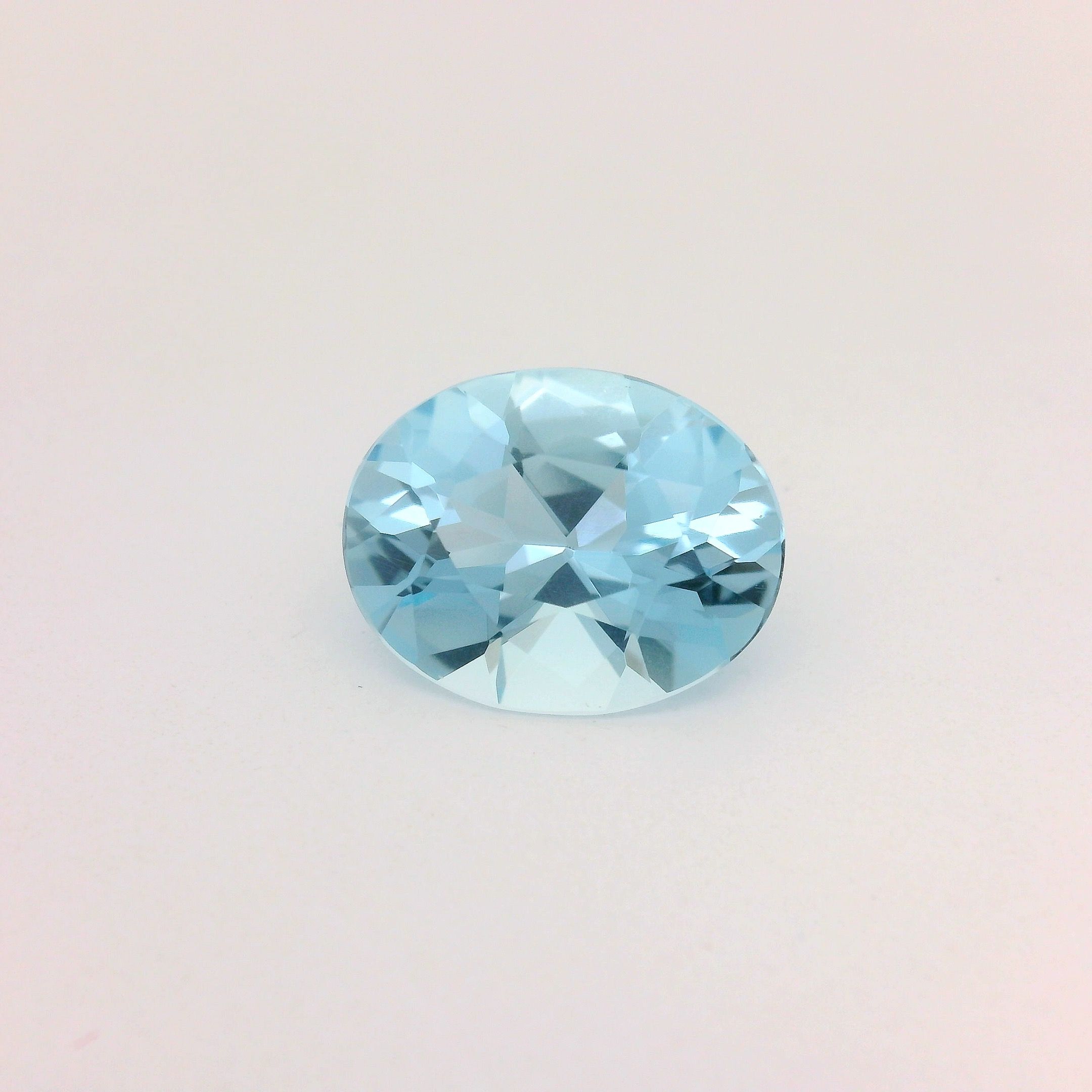 2.81 ct Oval Blue Natural Aquamarine