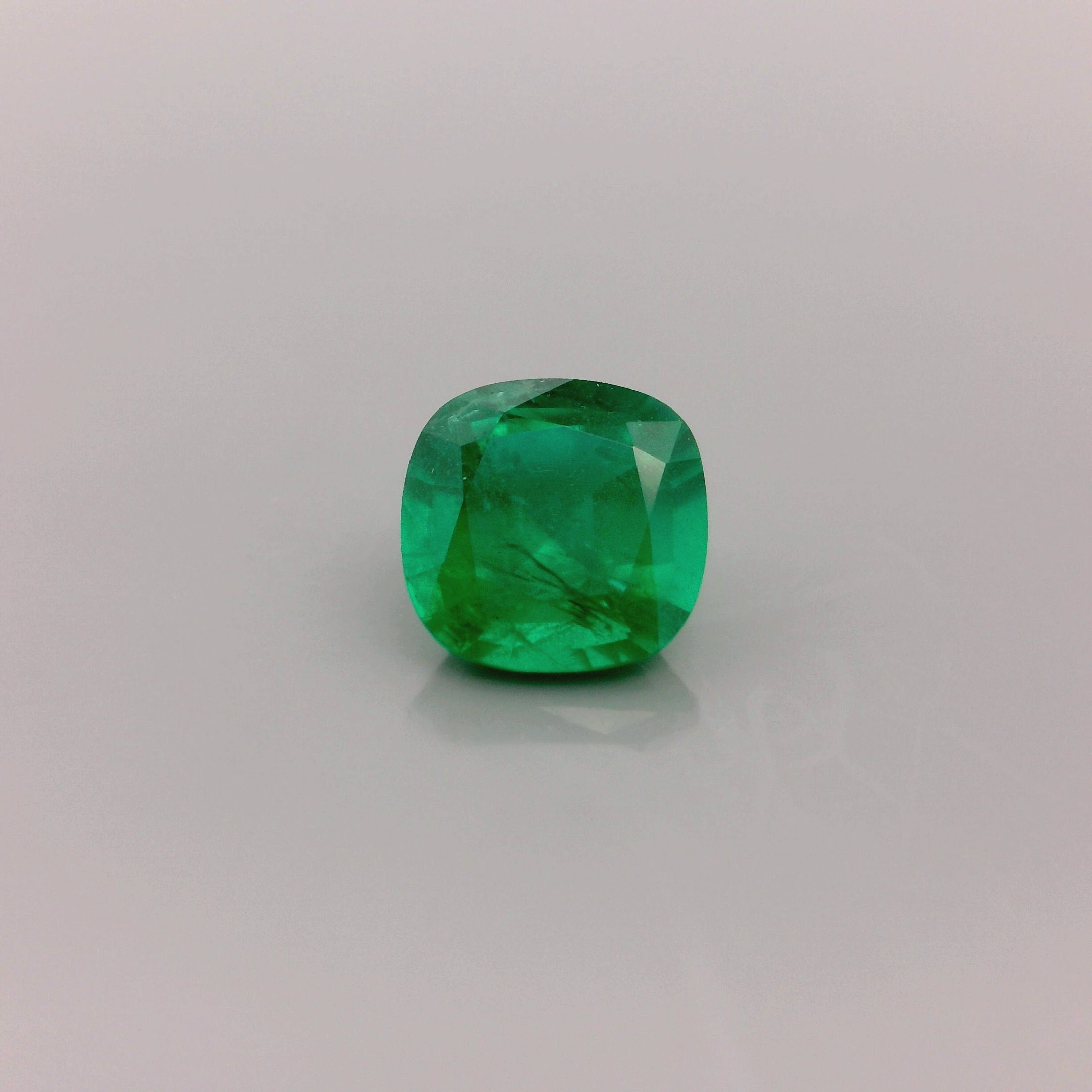 0.92 ct Cushion Green Natural Emerald