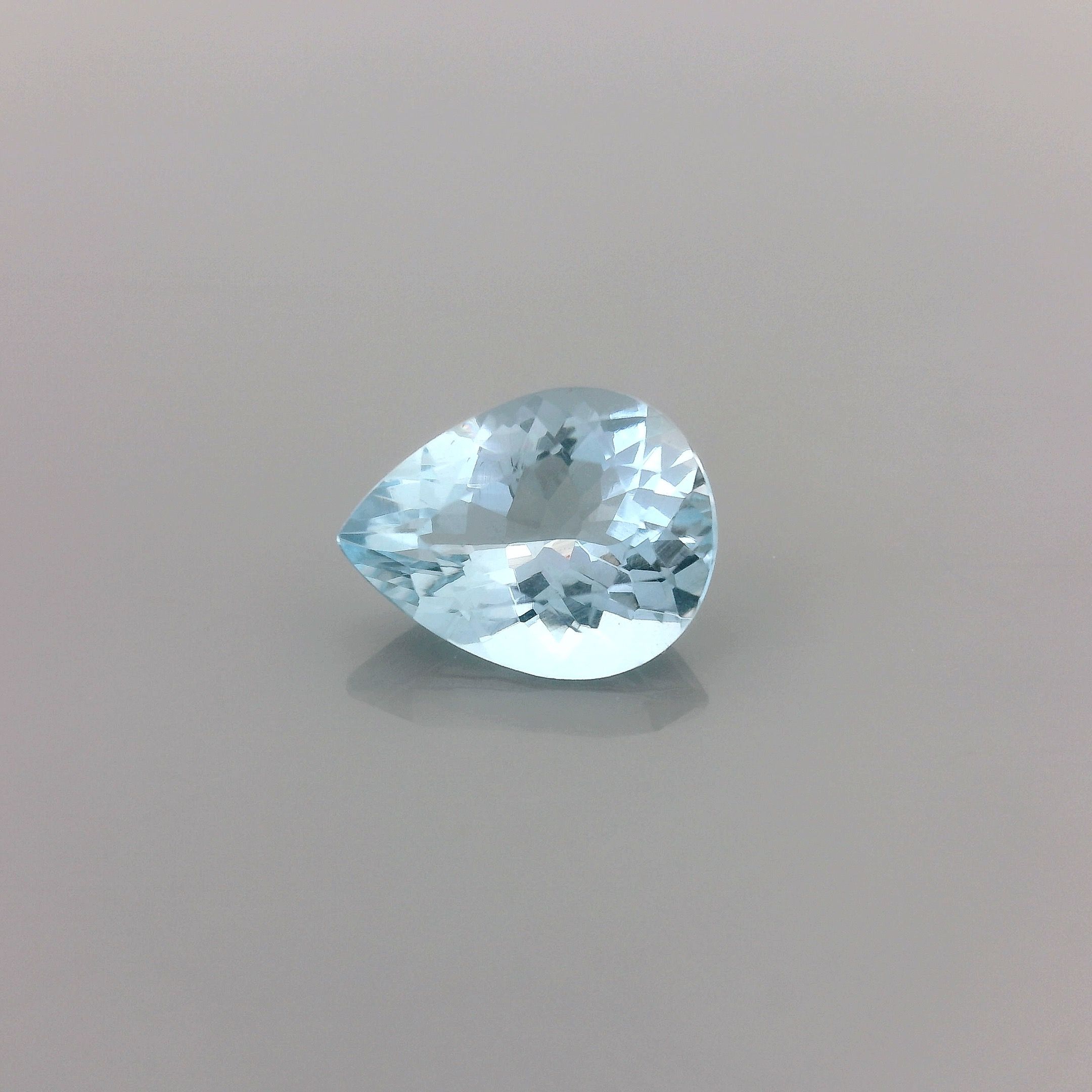 1.32 ct Pear Blue Natural Aquamarine