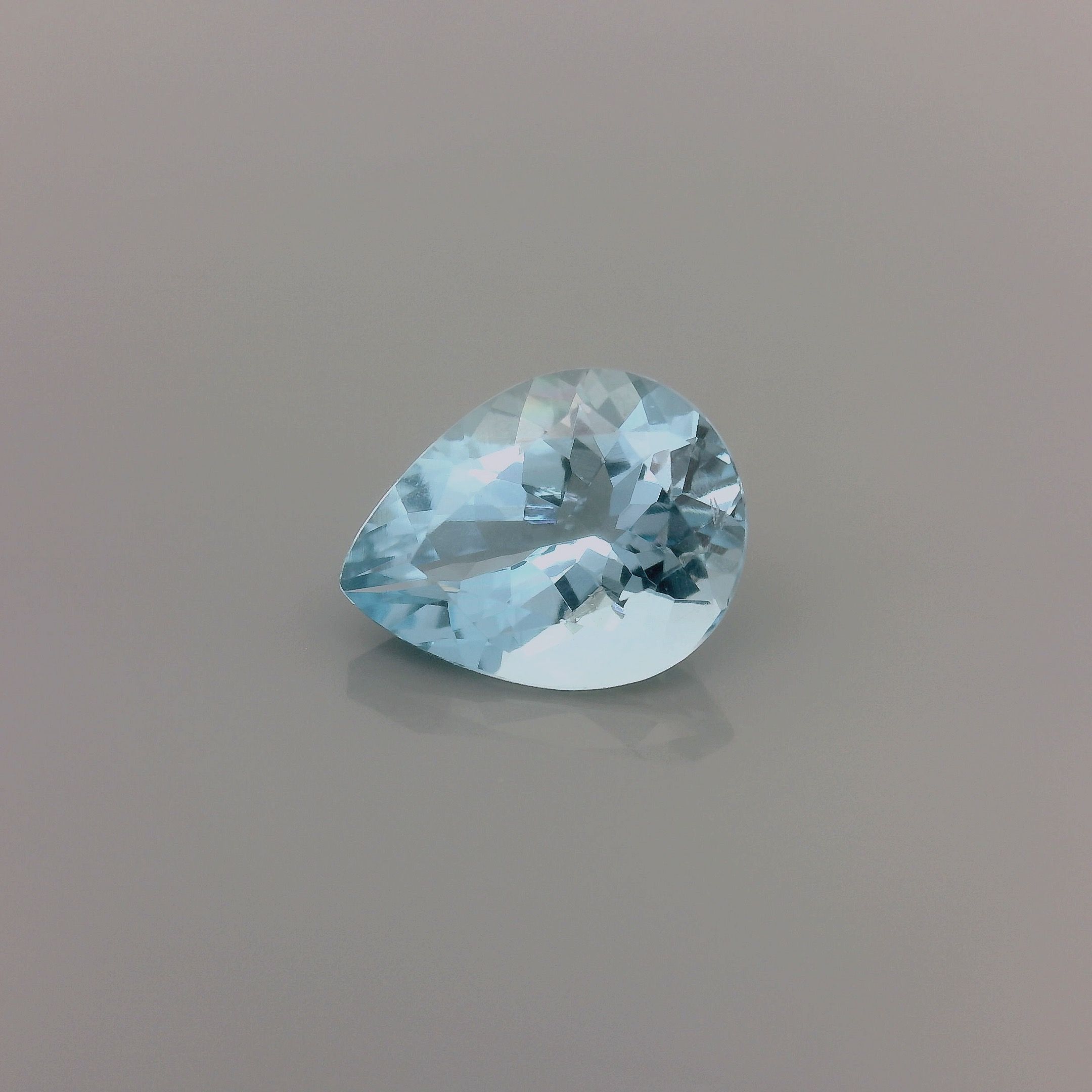 1.40 ct Pear Blue Natural Aquamarine