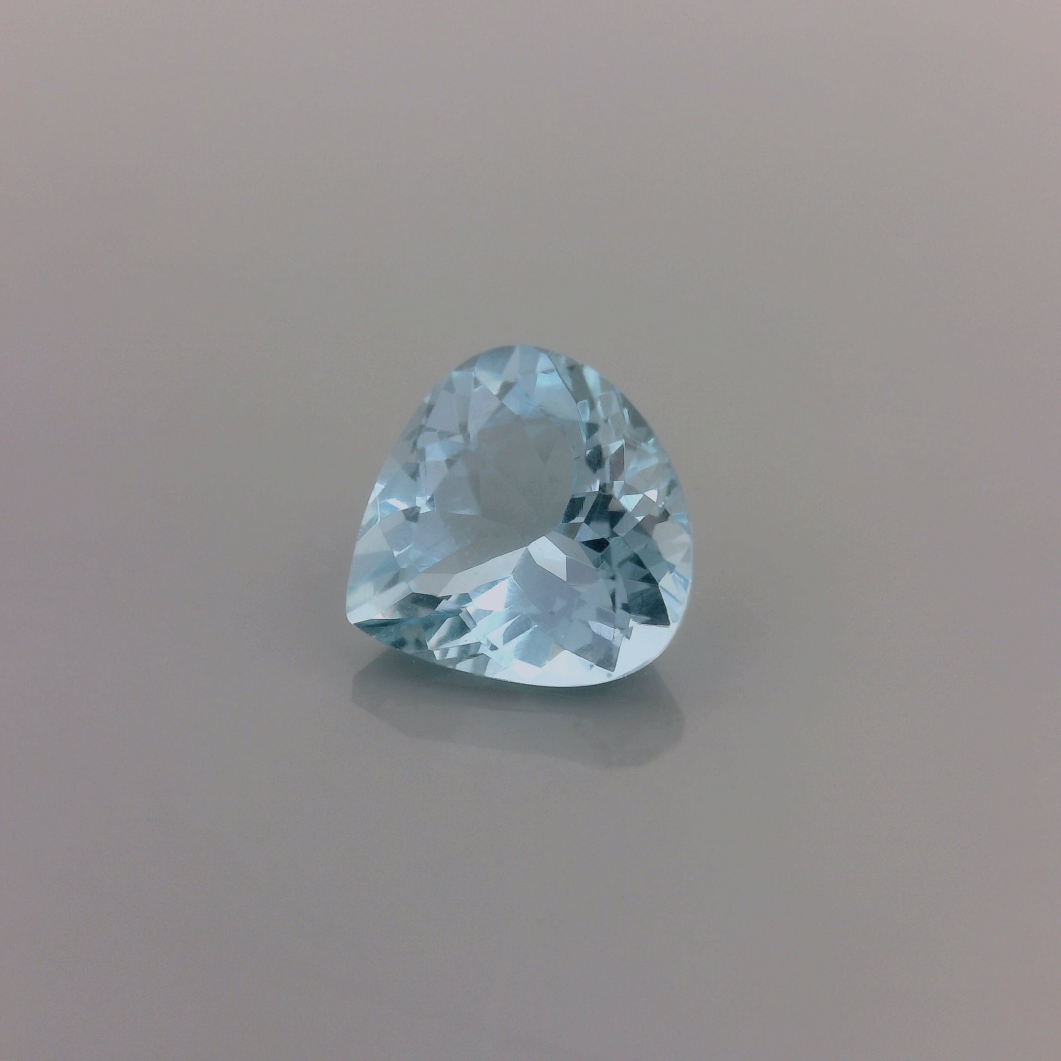 1.45 ct Pear Blue Natural Aquamarine
