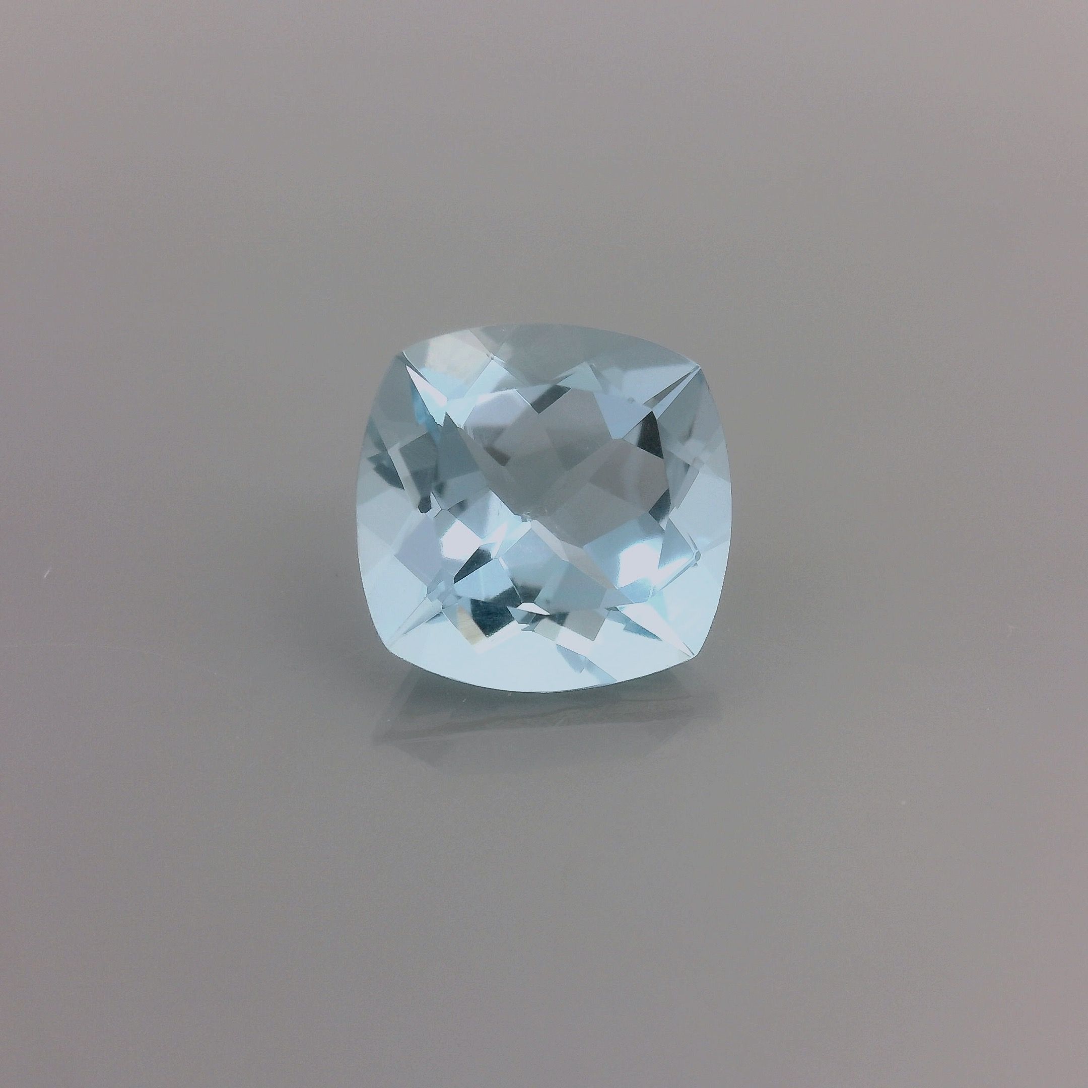 1.92 ct Cushion Blue Natural Aquamarine