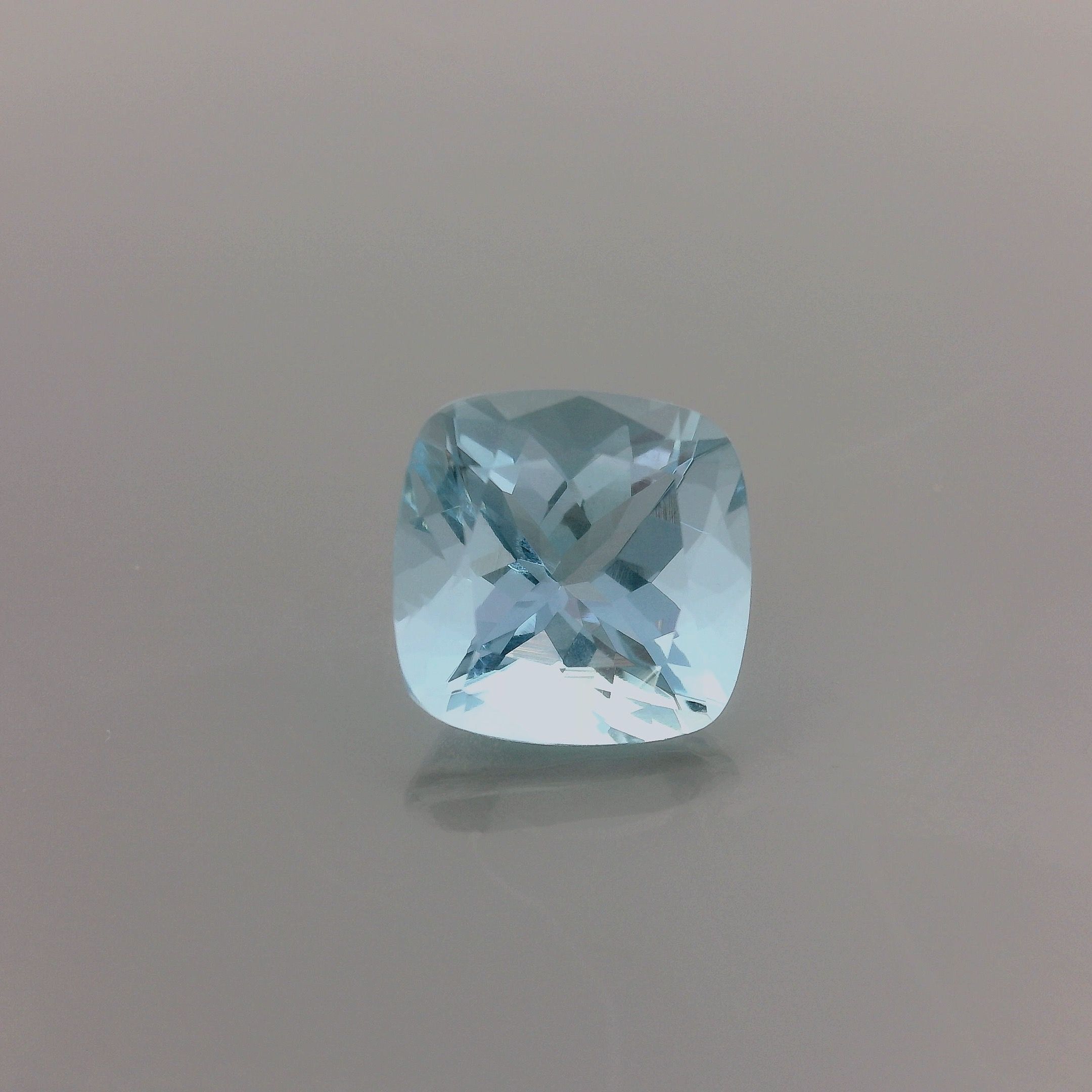 1.96 ct Cushion Blue Natural Aquamarine