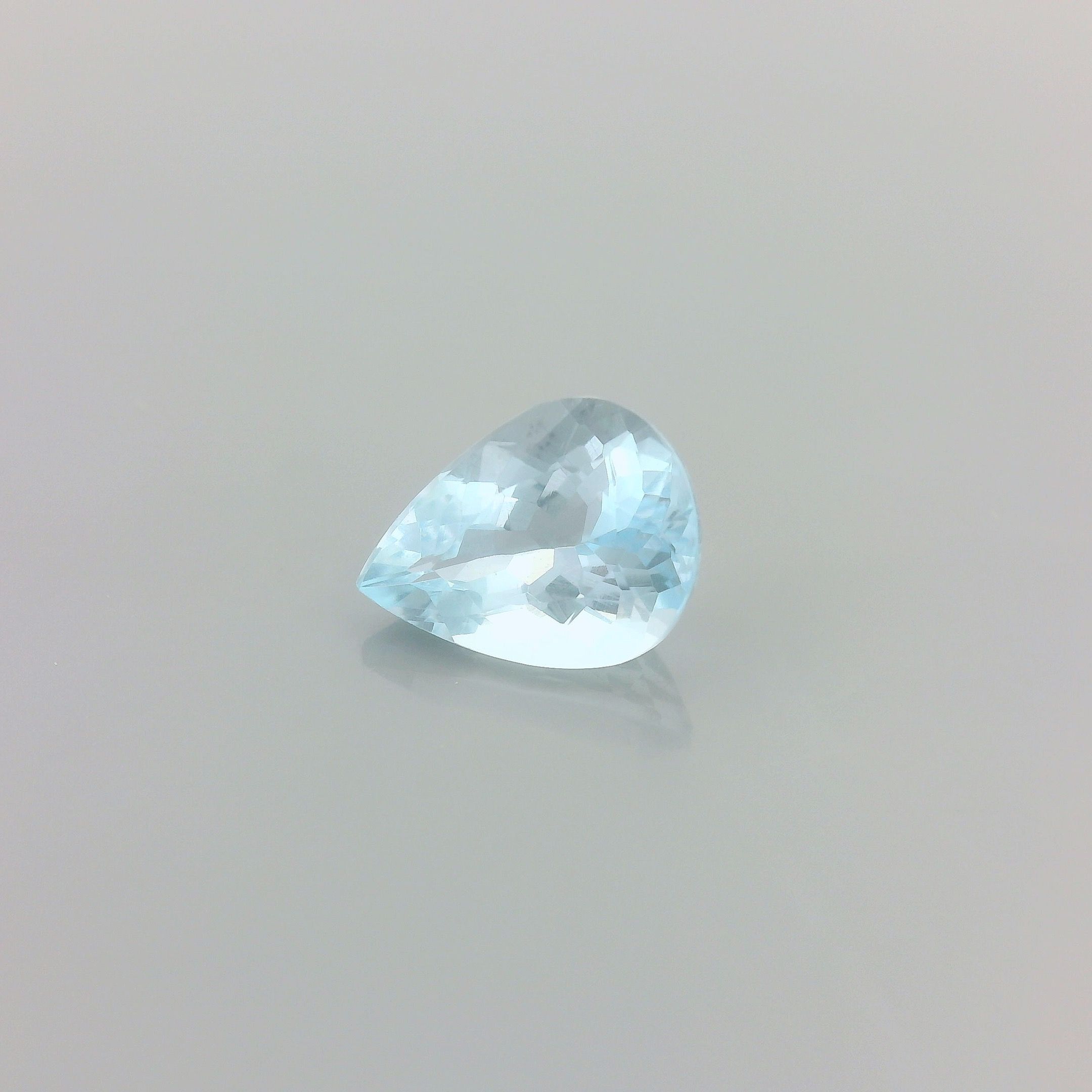 0.97 ct Pear Blue Natural Aquamarine
