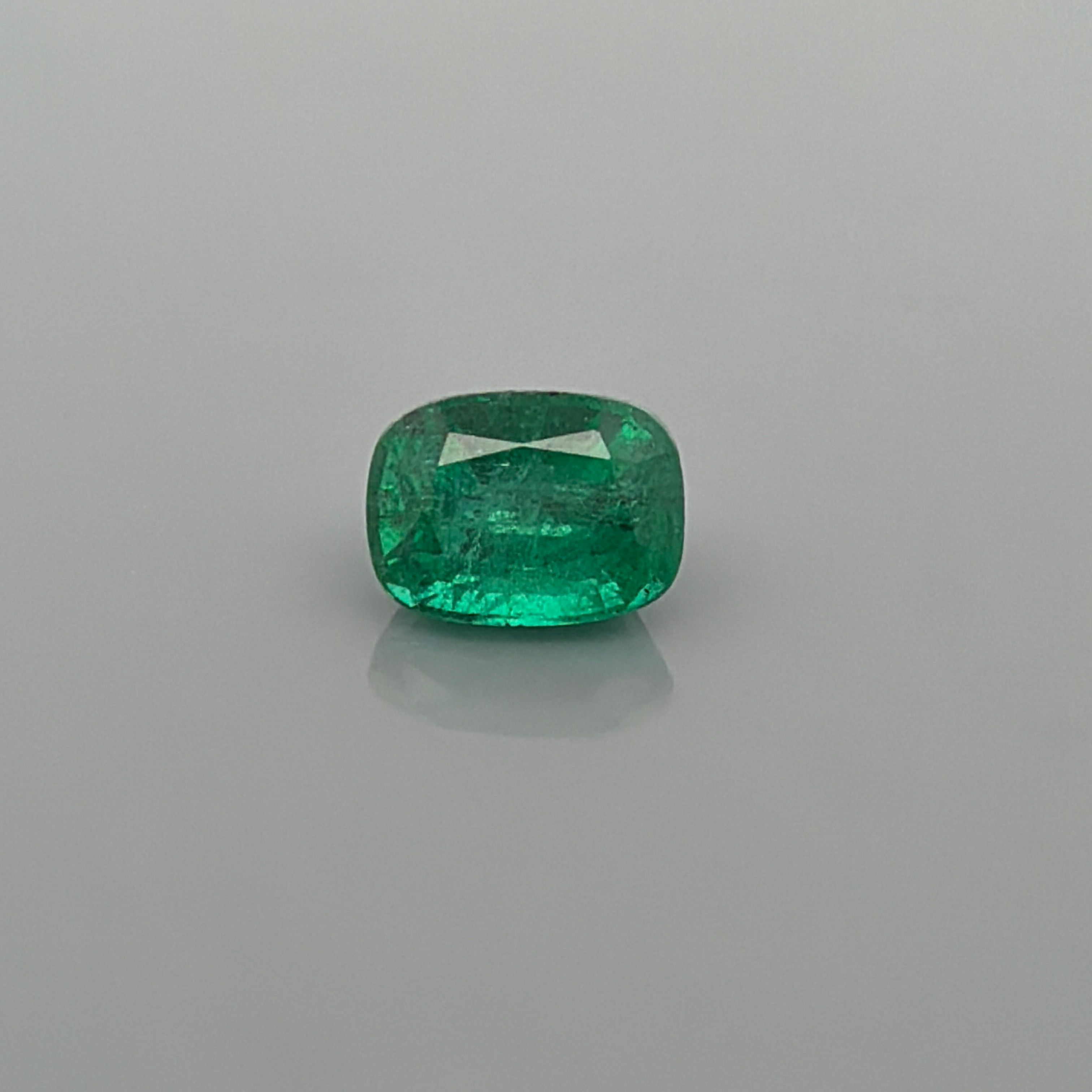 2.30 ct Cushion Green Natural Emerald