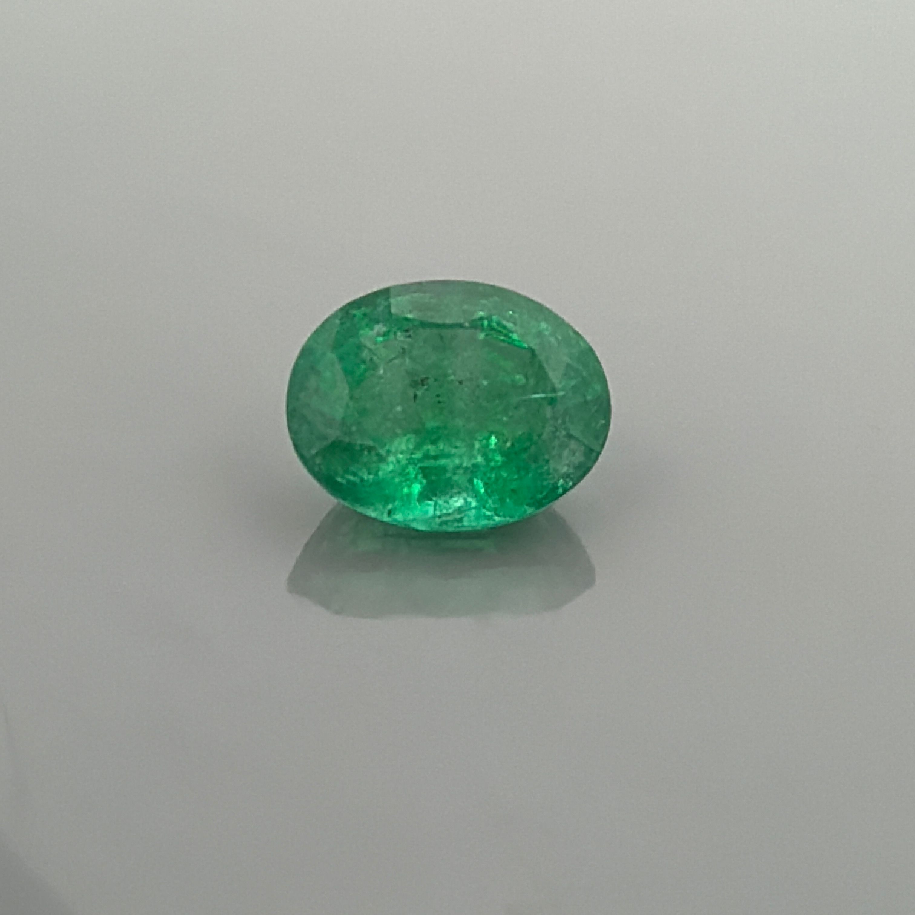 3.67 ct Oval Green Natural Emerald