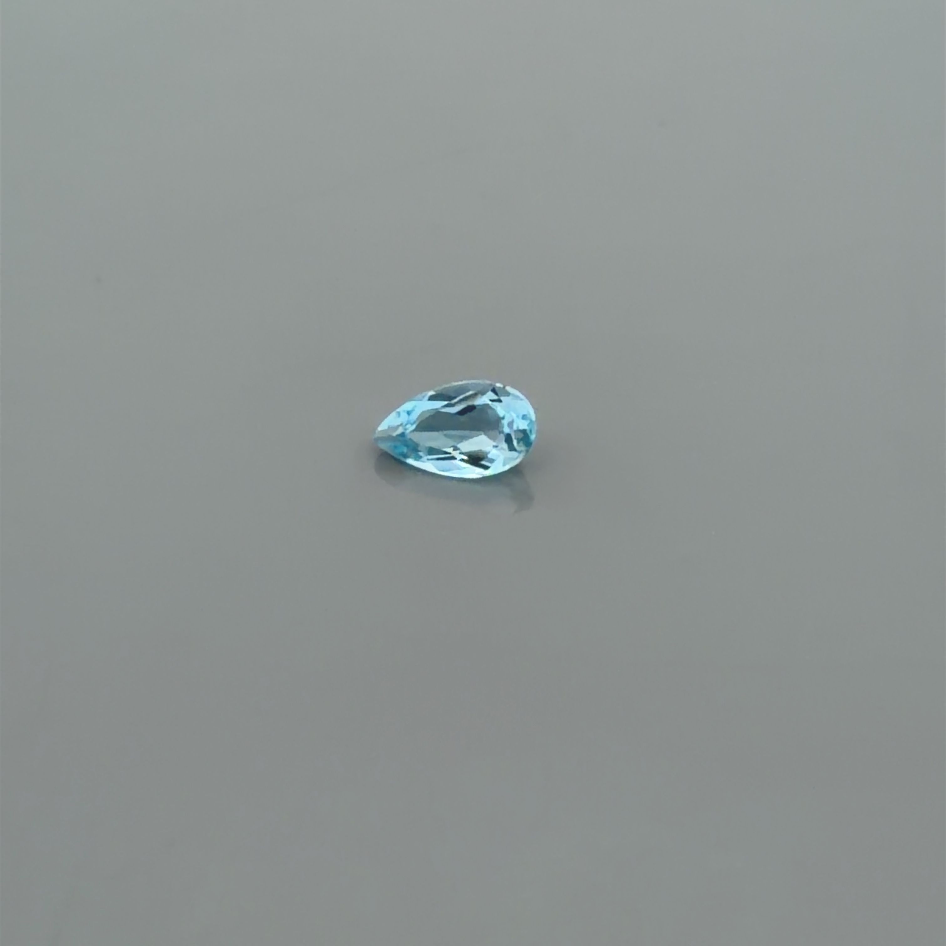 0.64 ct Pear Blue Natural Aquamarine