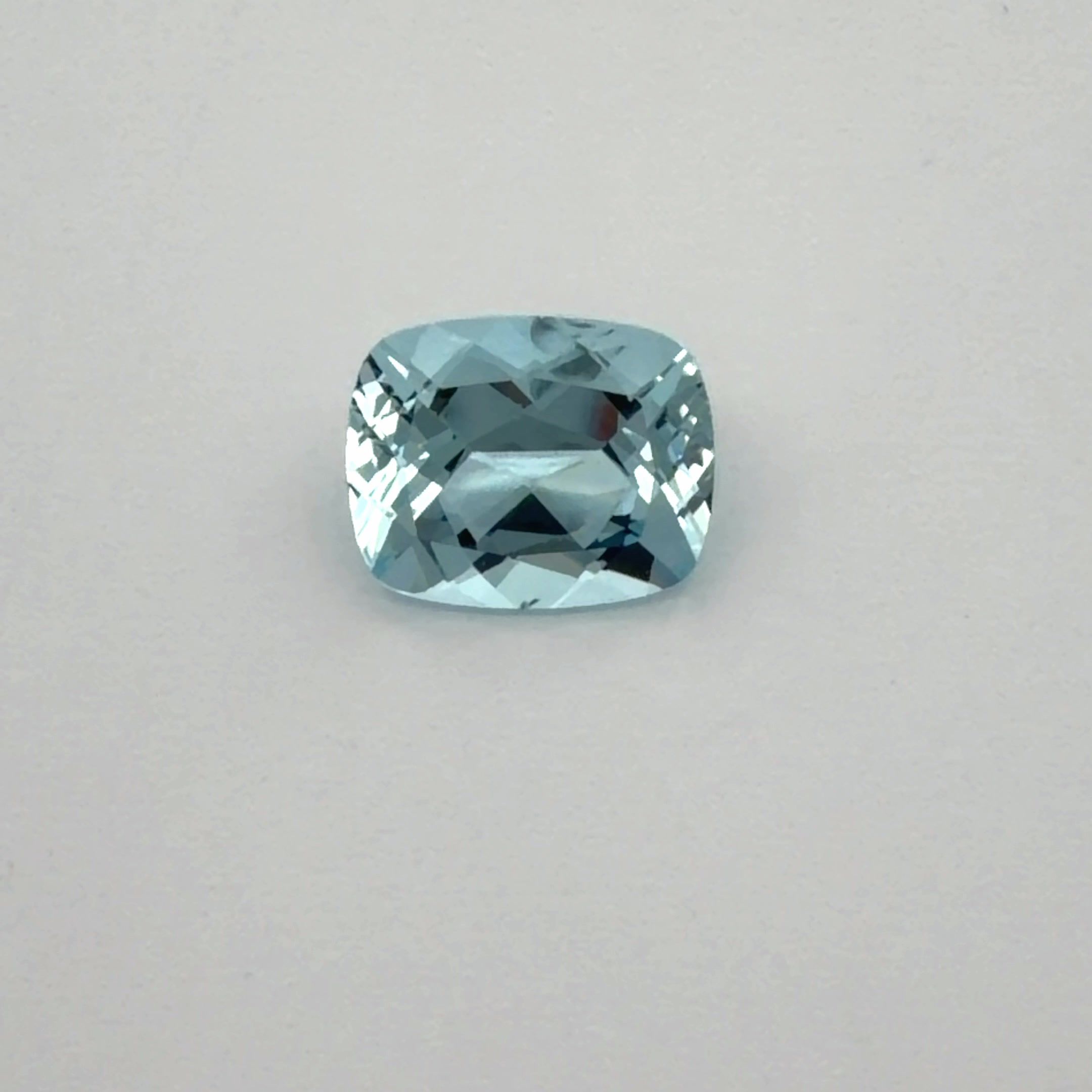 2.86 ct Cushion Blue Natural Aquamarine