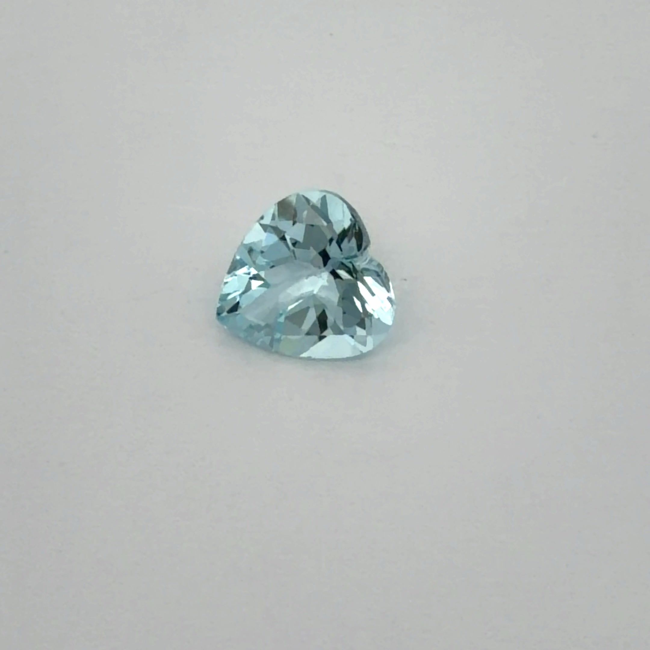 1.49 ct Heart Blue Natural Aquamarine