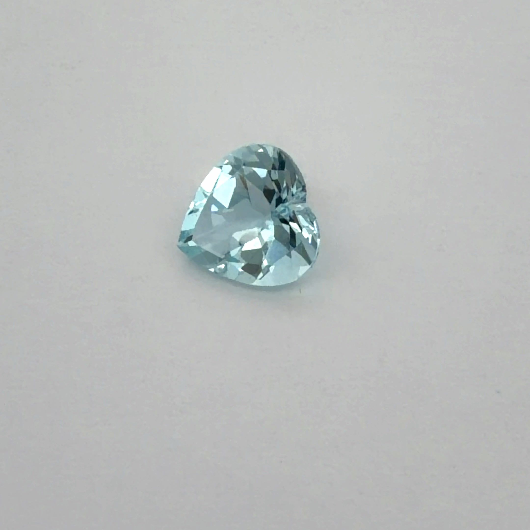 1.53 ct Heart Blue Natural Aquamarine