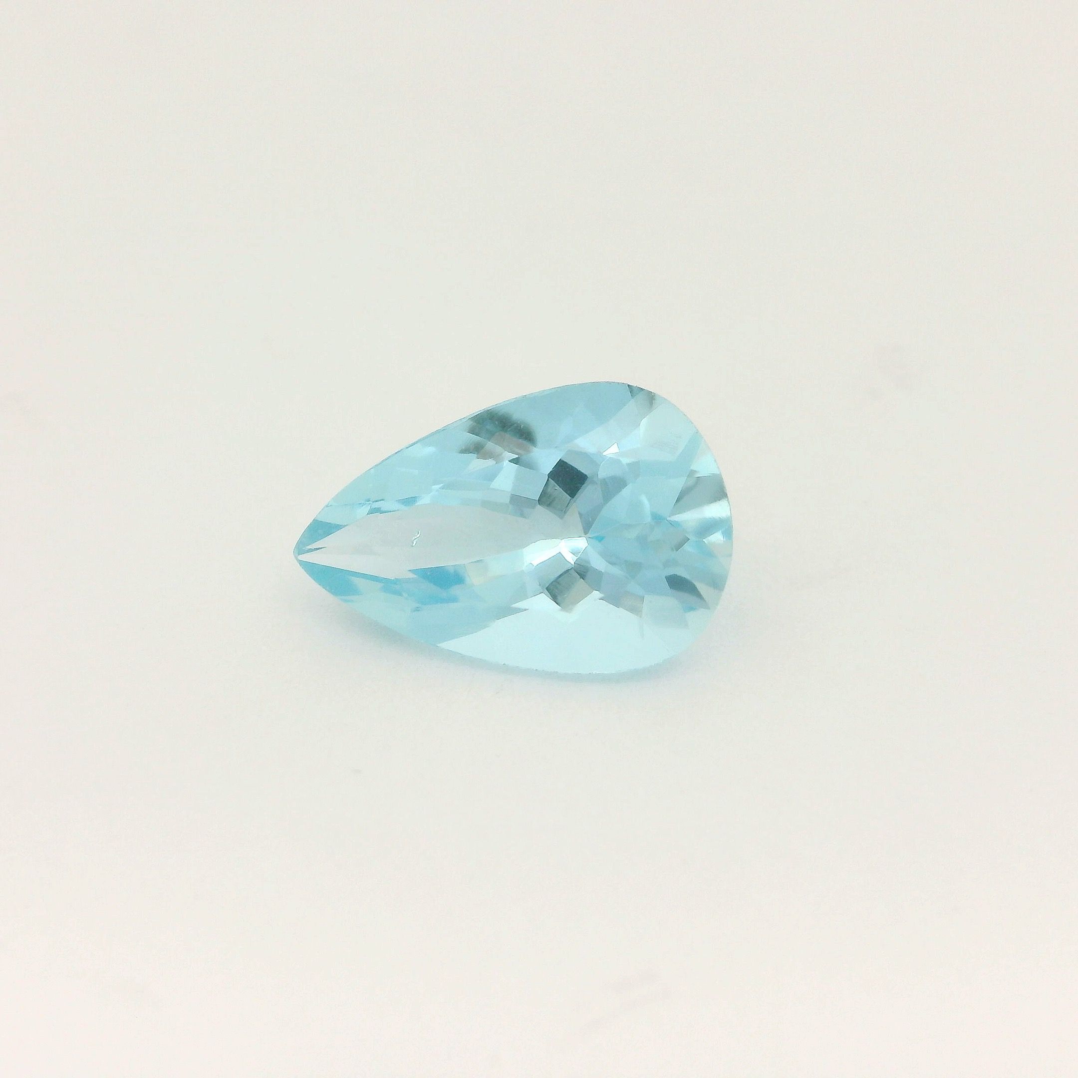 2.25 ct Pear Blue Natural Aquamarine
