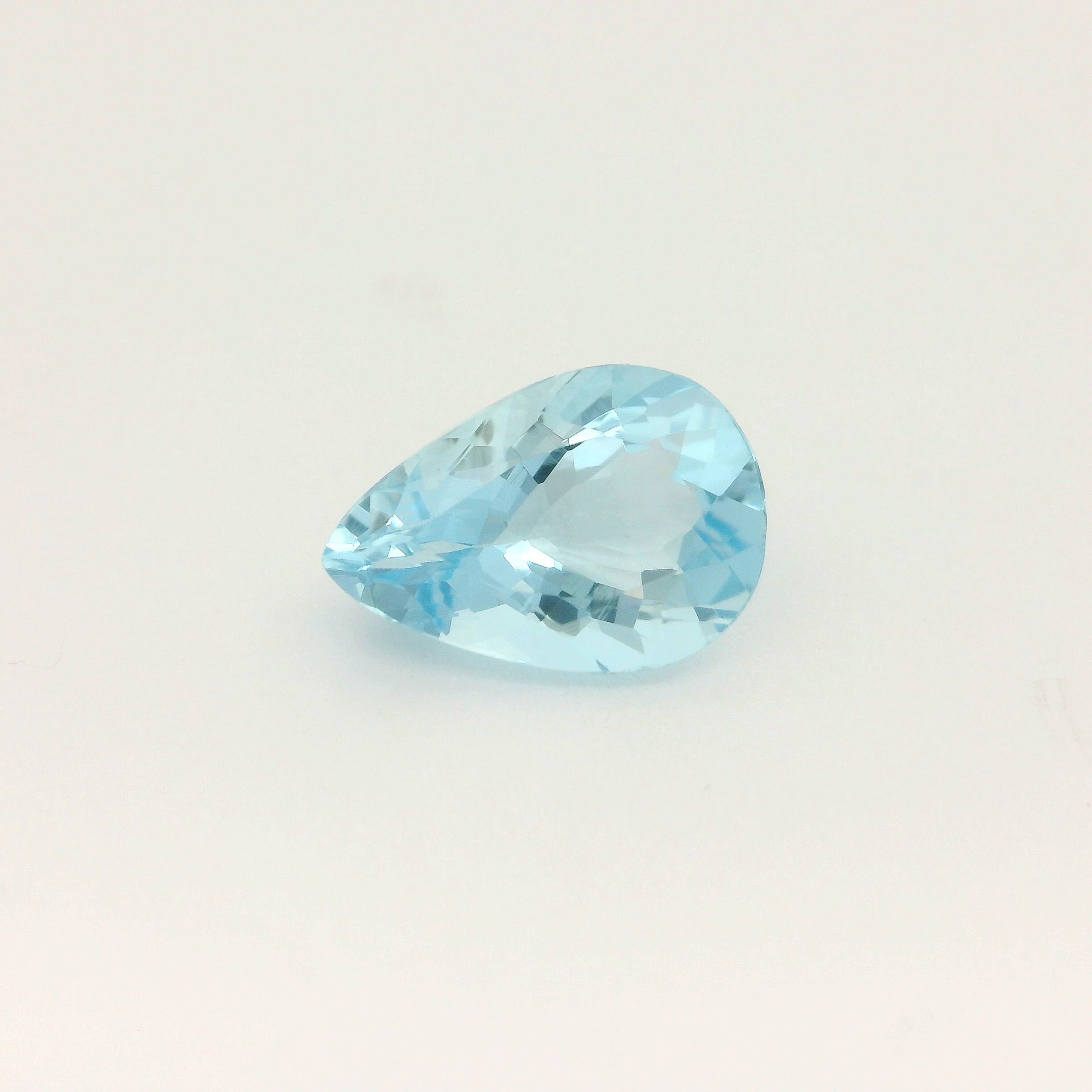 2.72 ct Pear Blue Natural Aquamarine