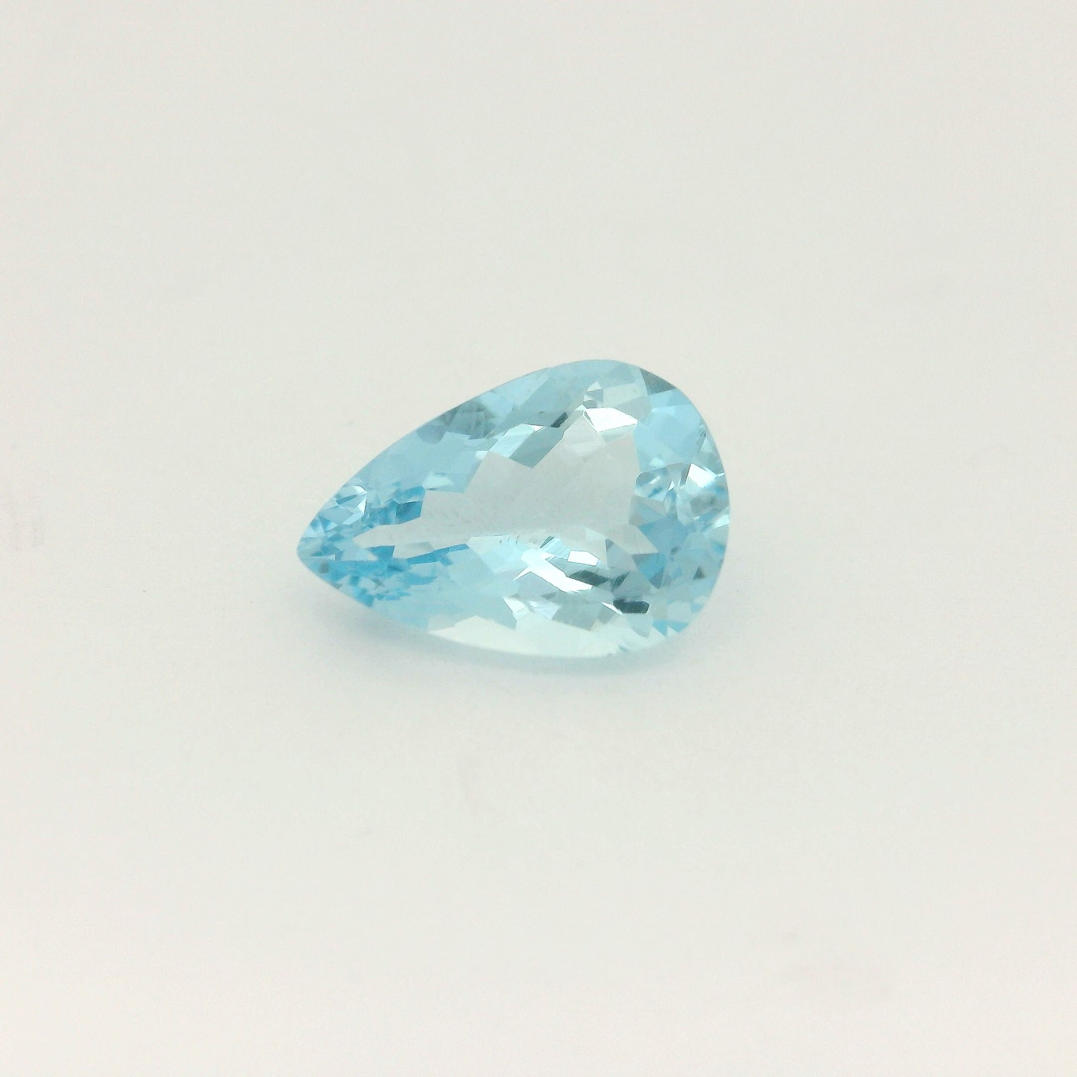 2.08 ct Pear Blue Natural Aquamarine