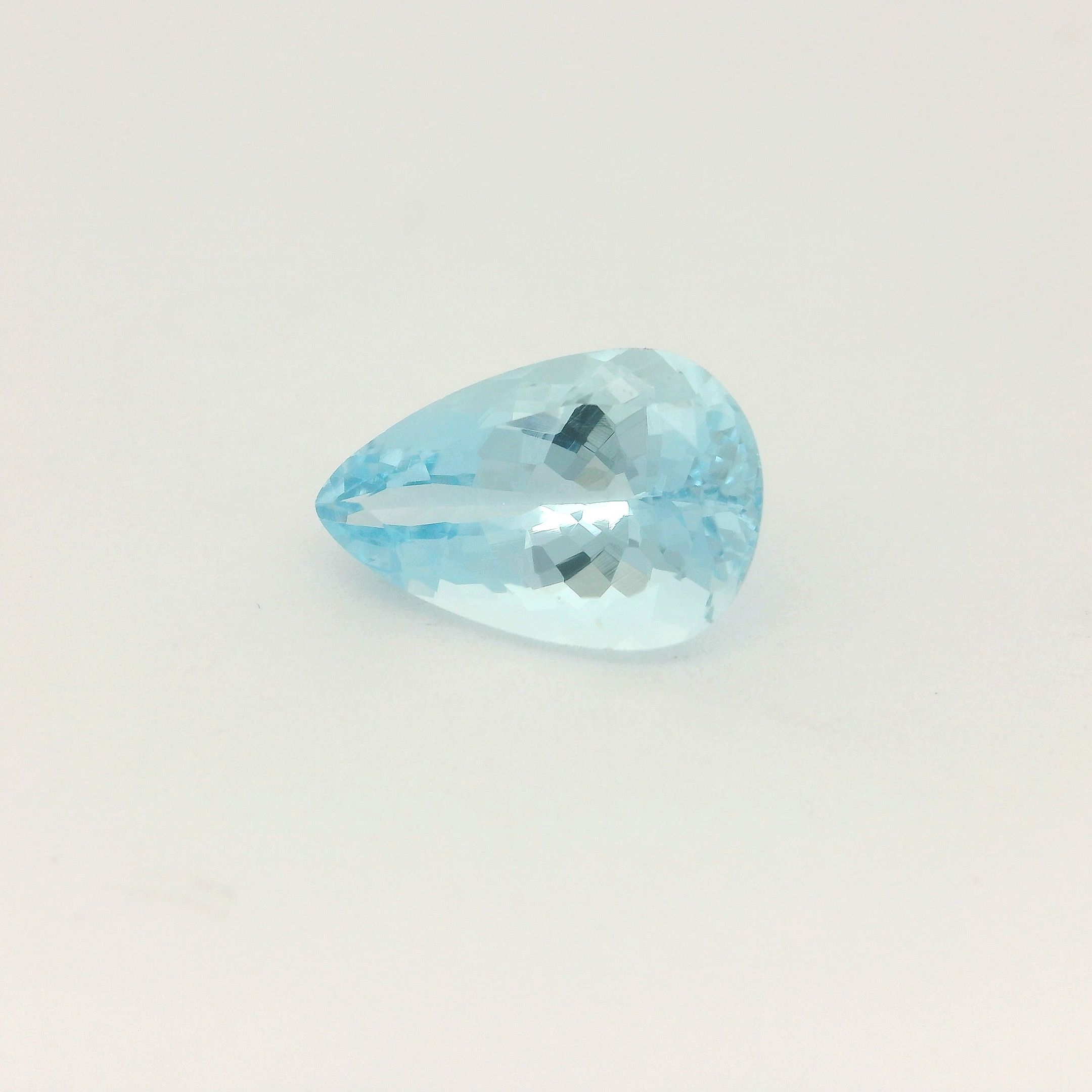 2.55 ct Pear Blue Natural Aquamarine