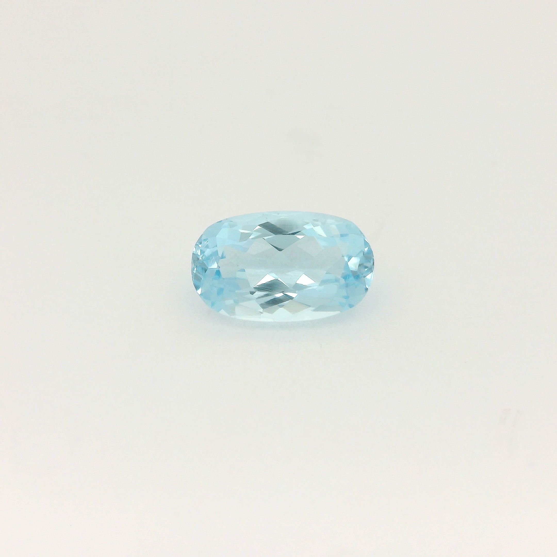 1.69 ct Oval Blue Natural Aquamarine