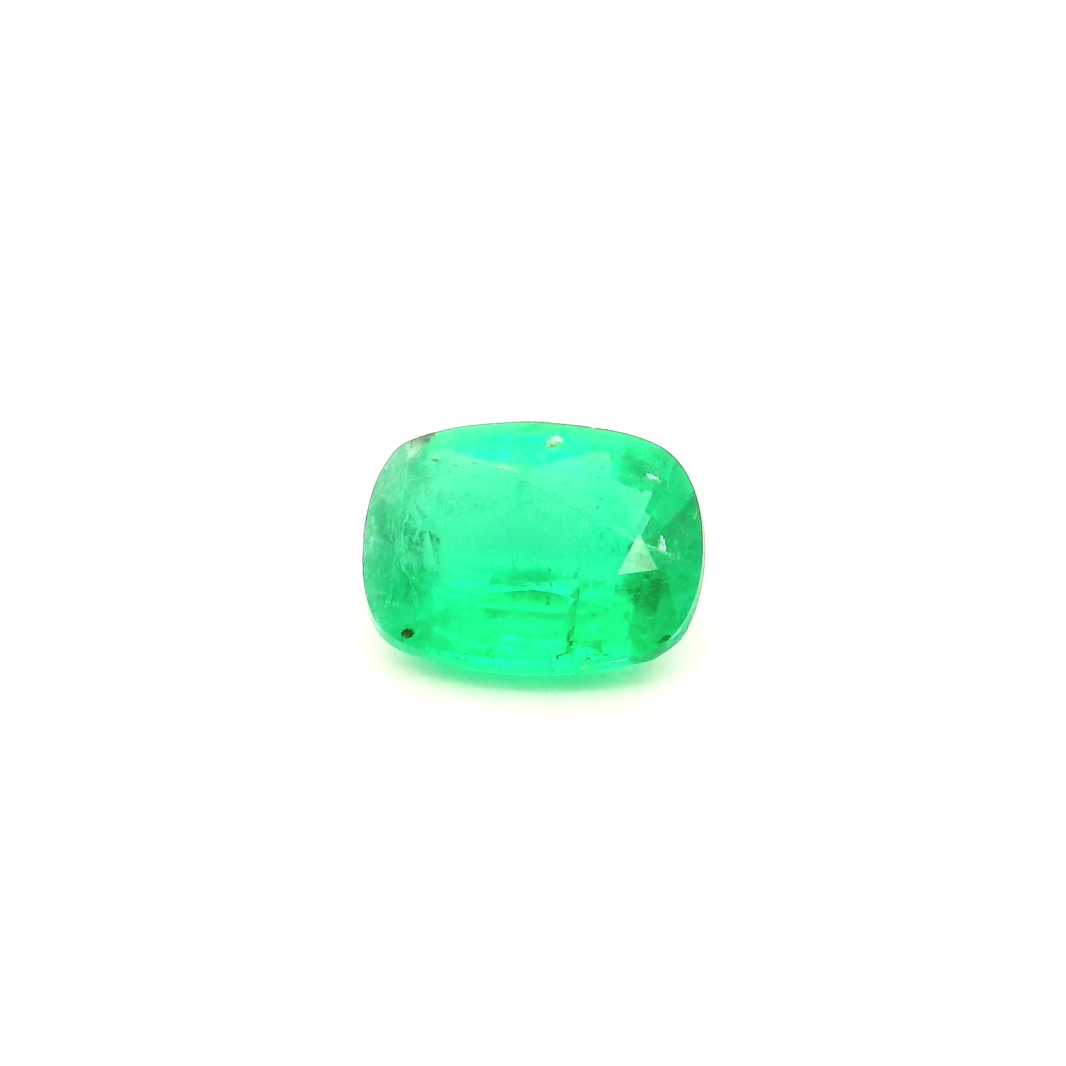 1.52 ct Cushion Green Natural Emerald