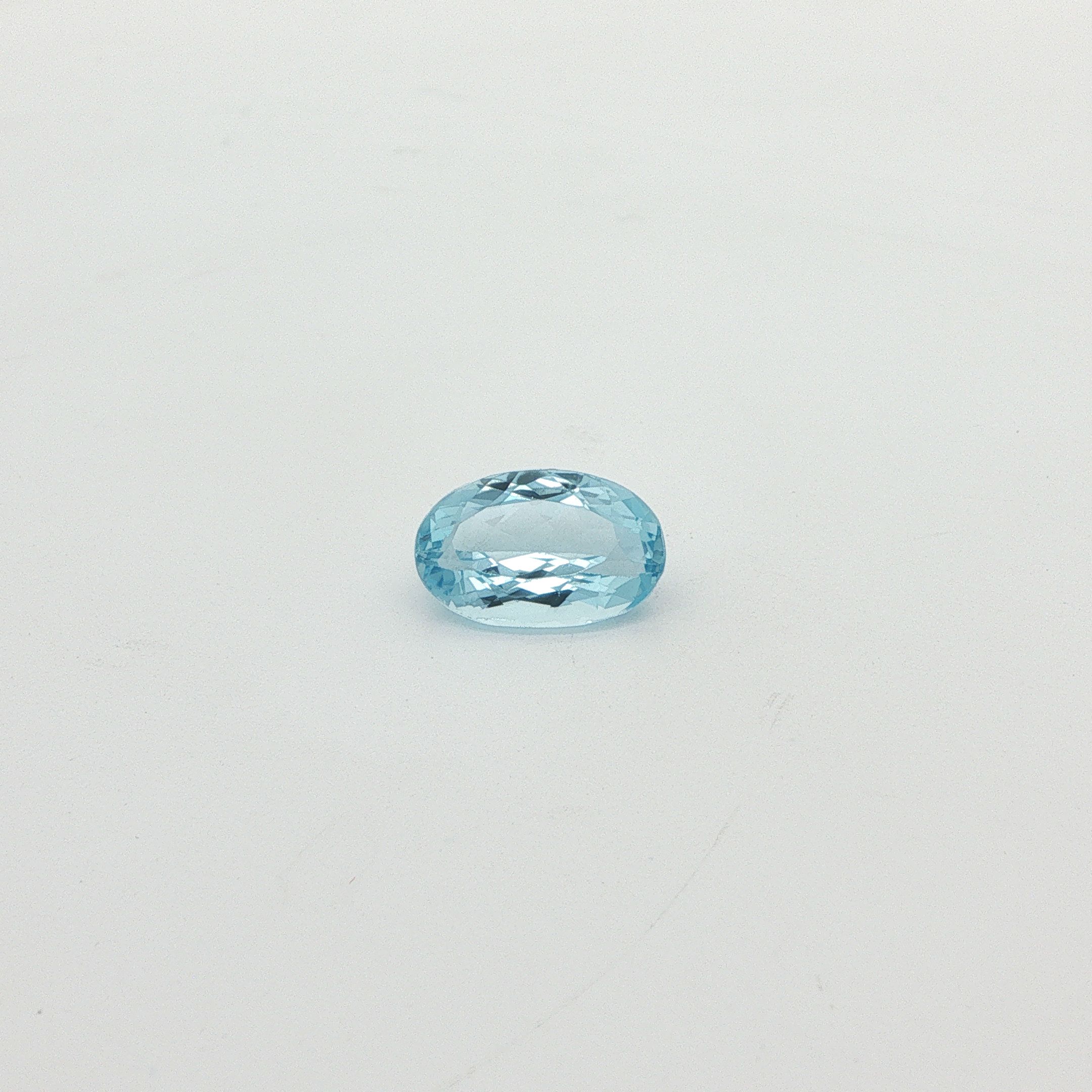 2.90 ct Oval Blue Natural Aquamarine