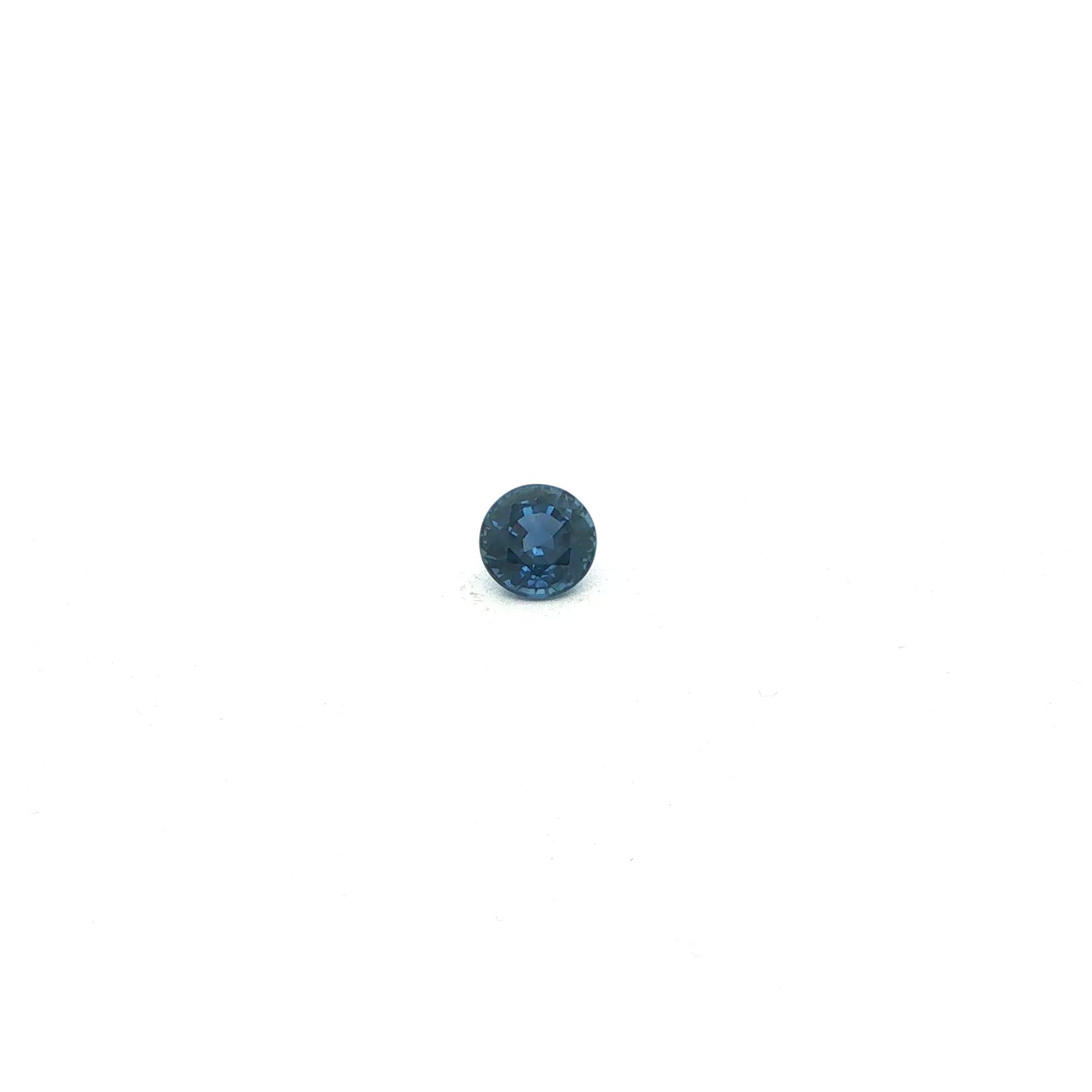 0.74 ct Round Blue Natural Sapphire