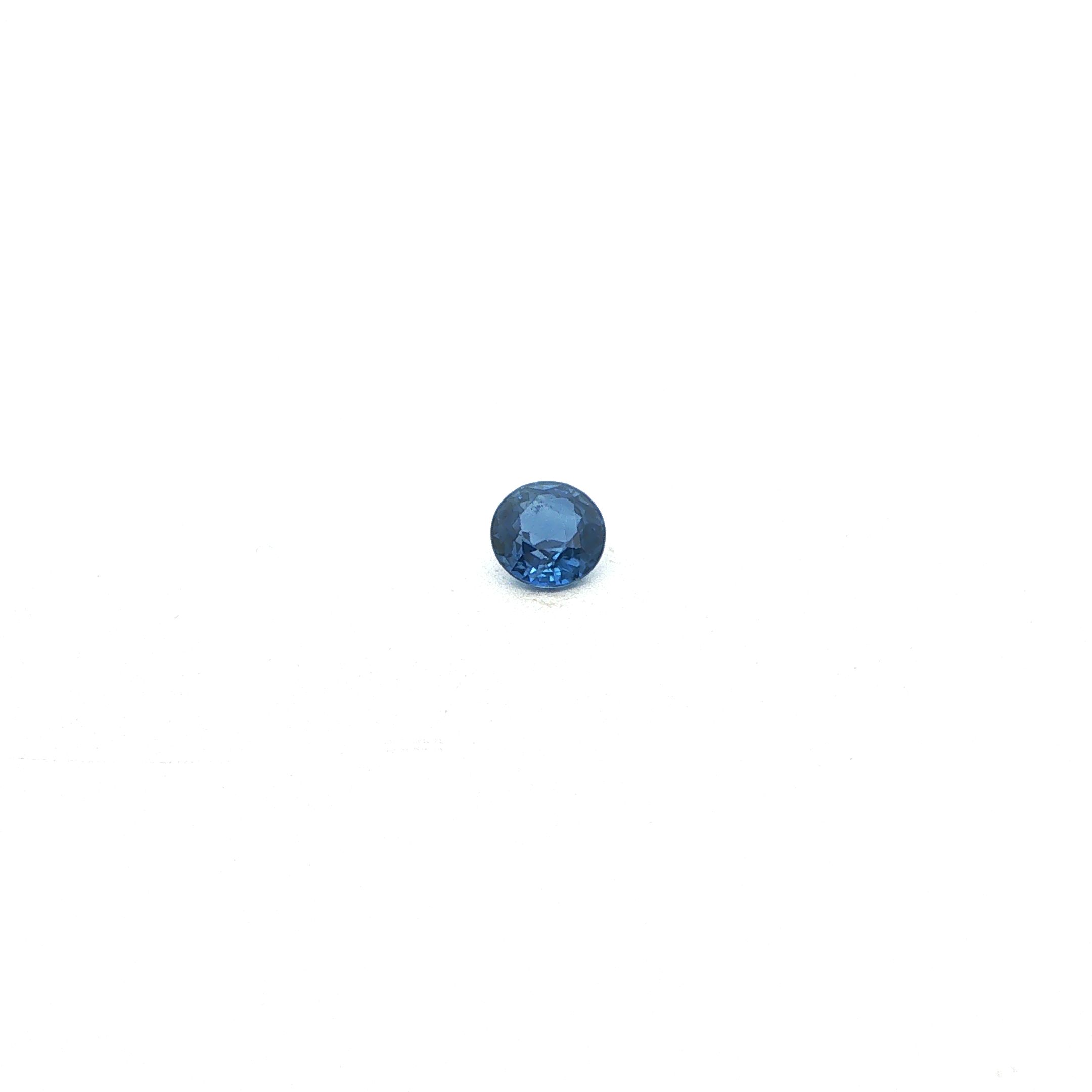 0.66 ct Round Blue Natural Sapphire