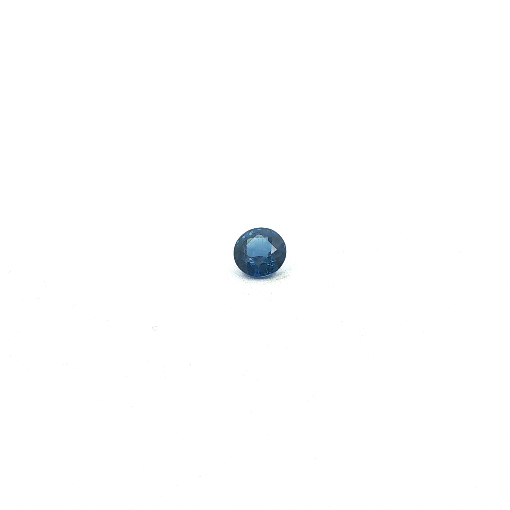 0.61 ct Round Blue Natural Sapphire