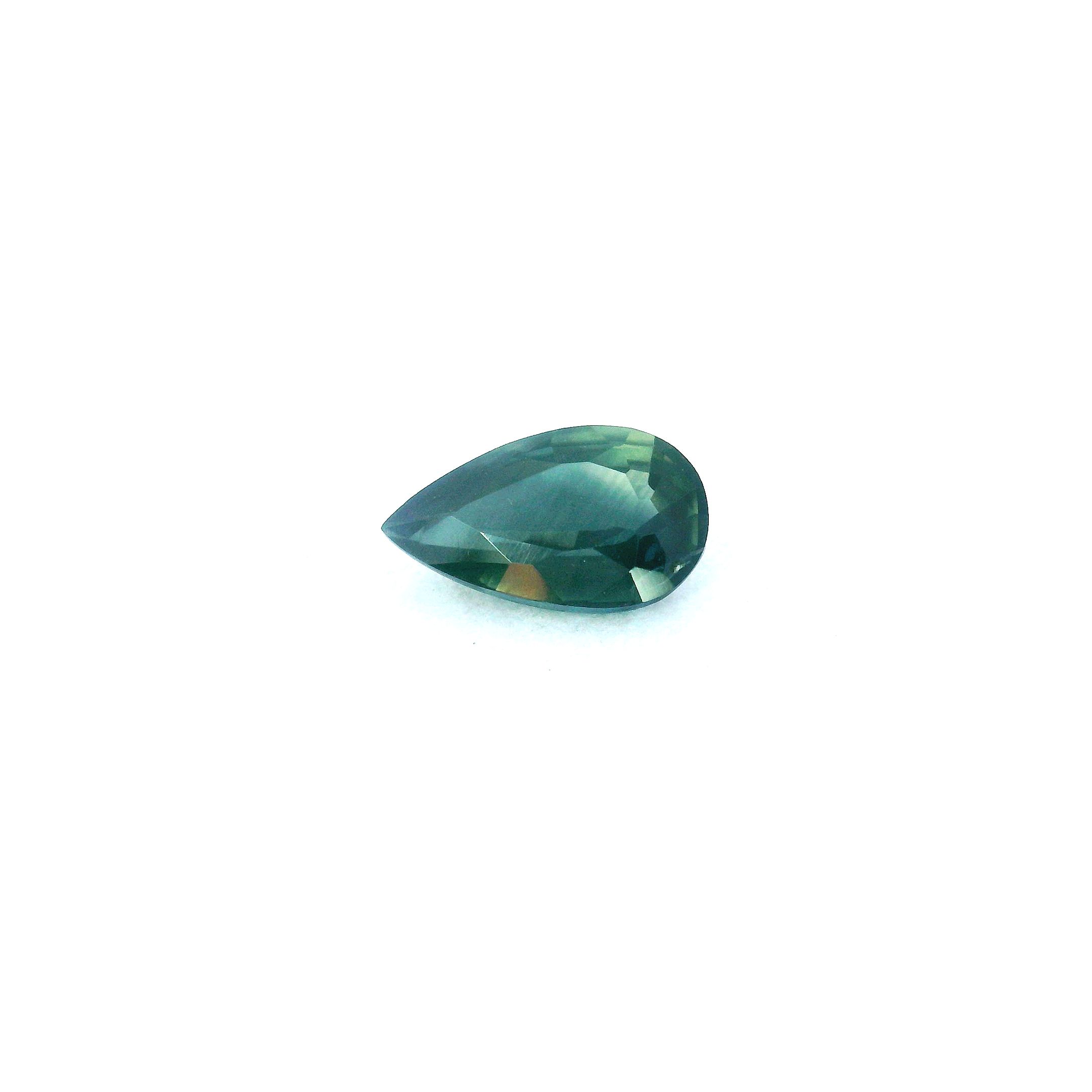 0.94 ct Pear Green Natural Sapphire
