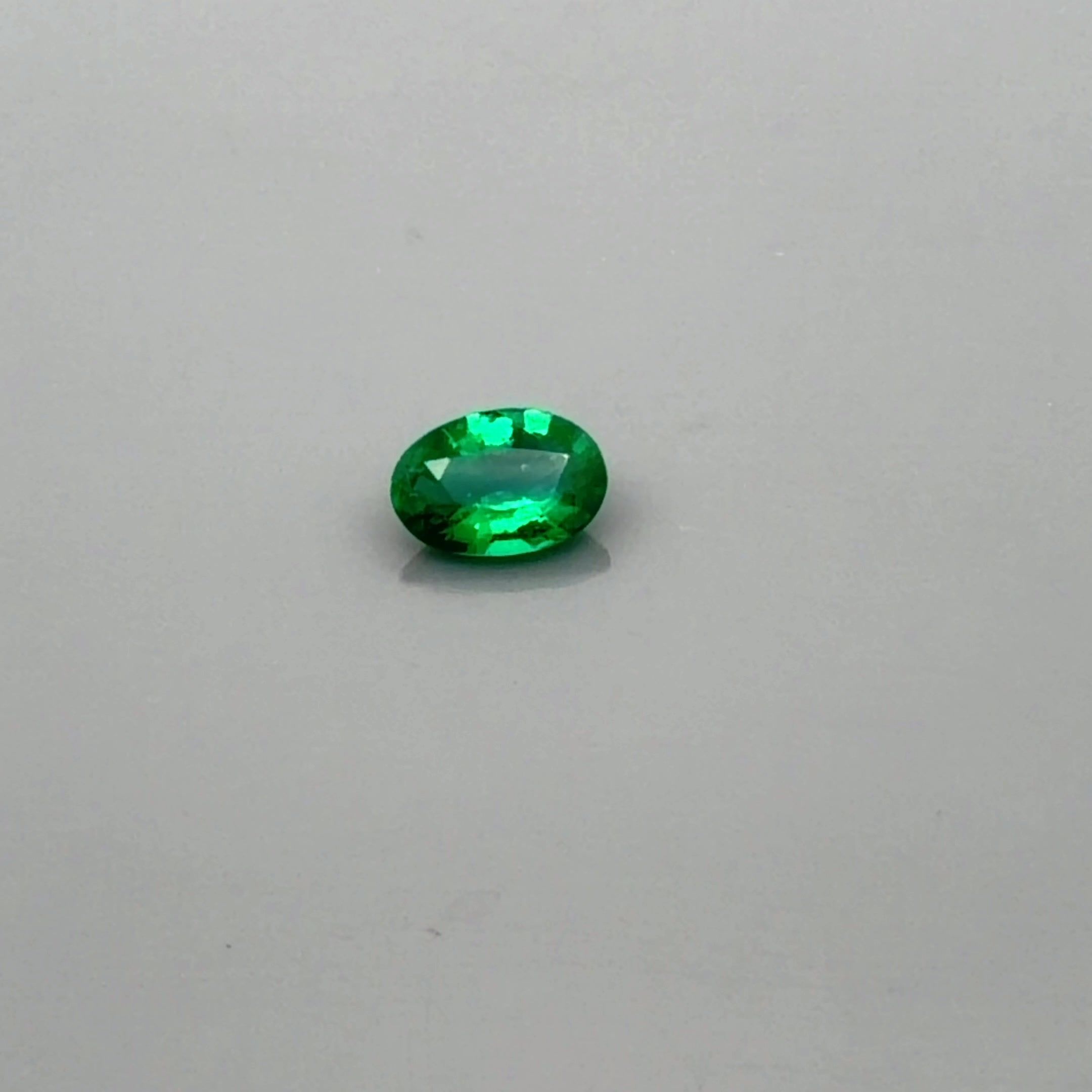 0.62 ct Oval Green Natural Emerald