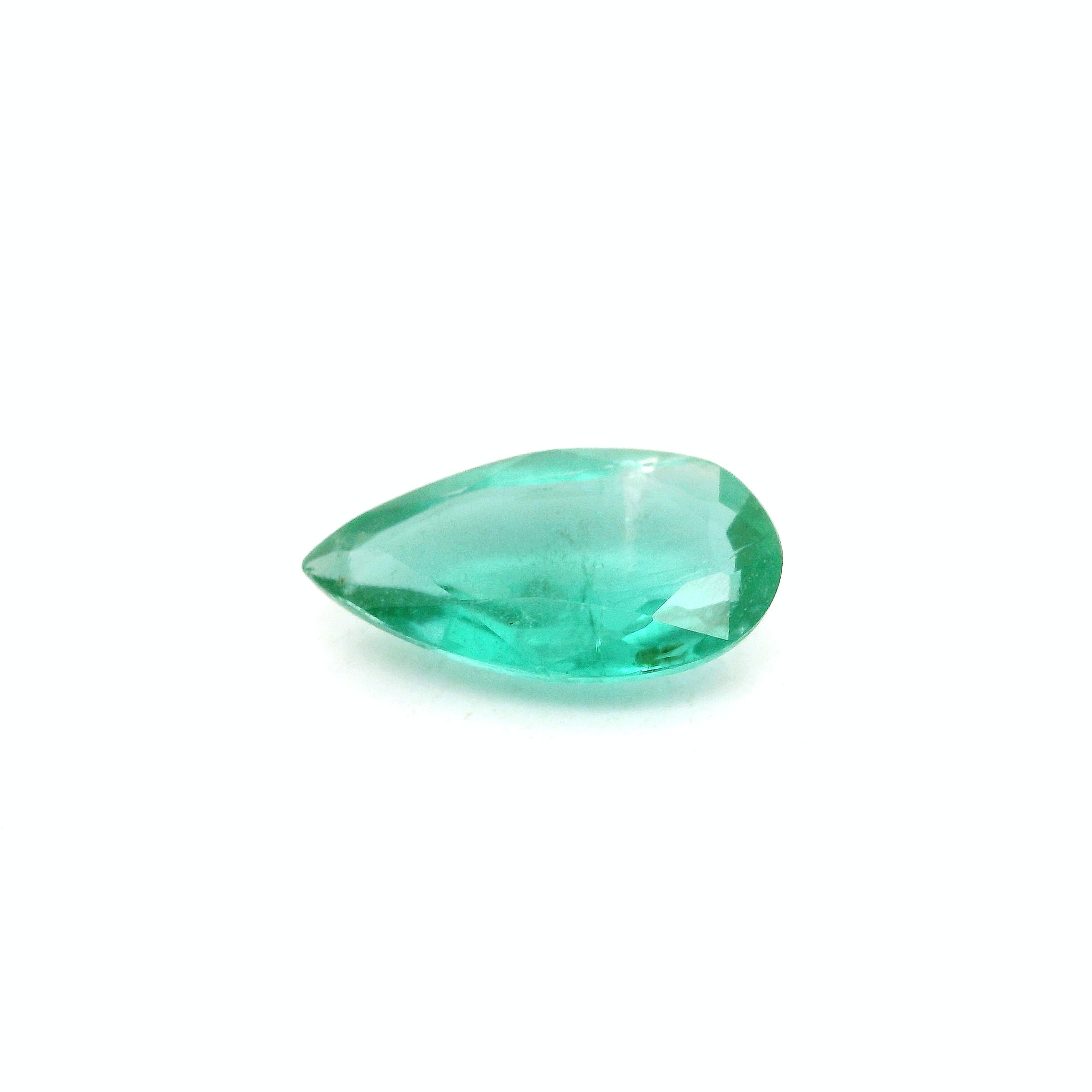 1.61 ct Pear Green Natural Emerald