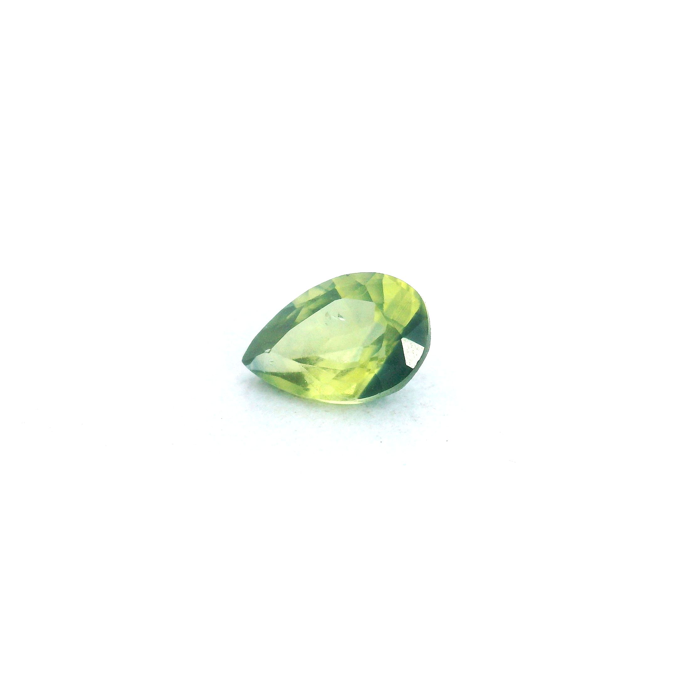 0.62 ct Pear Green Natural Sapphire